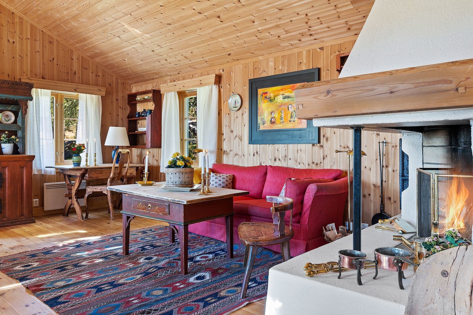 Flott med peis til vinteren. Galleribilde