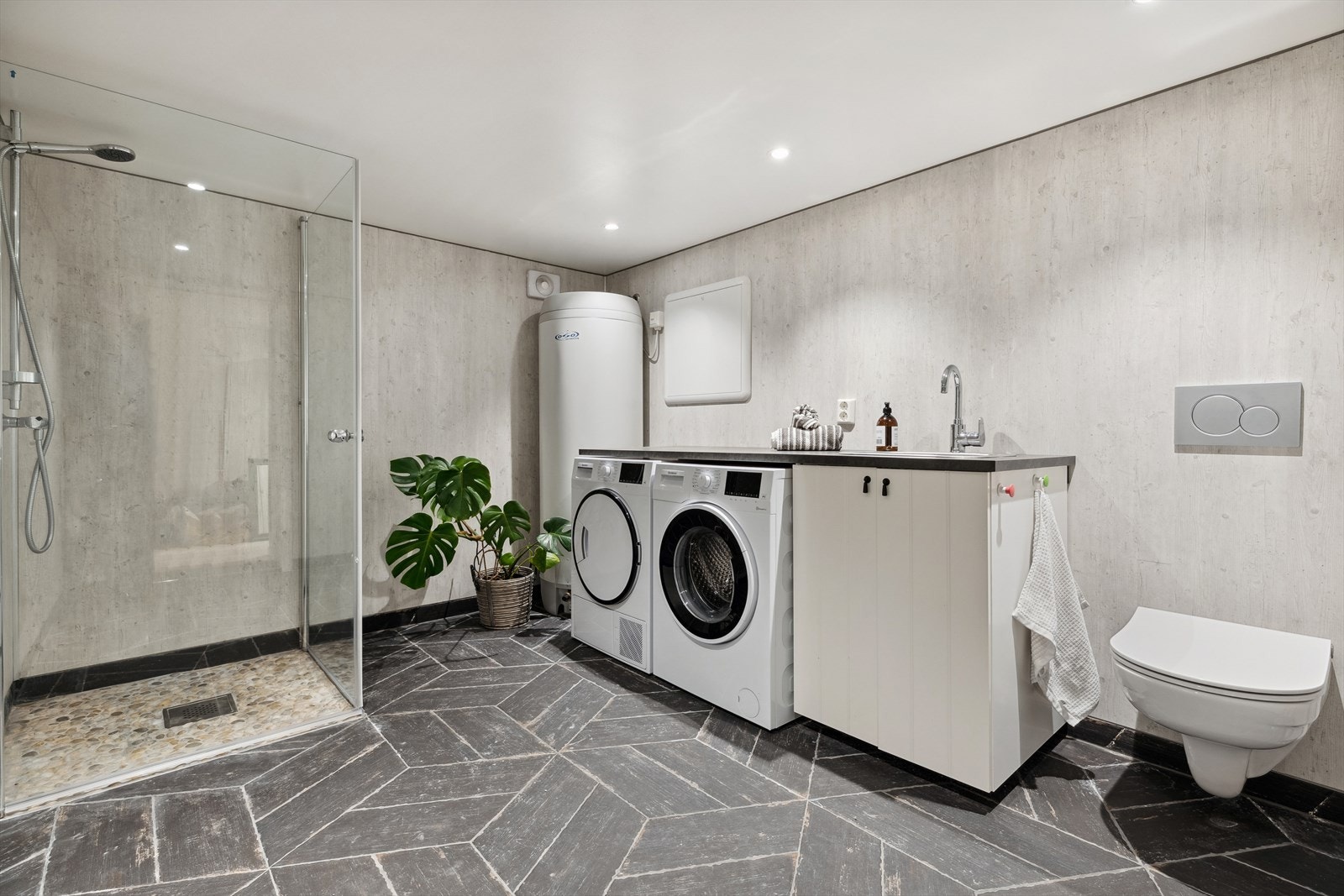 Bad/vaskerommet i kjelleren fra 2020. Badet er ikke byggemeldt. Galleribilde