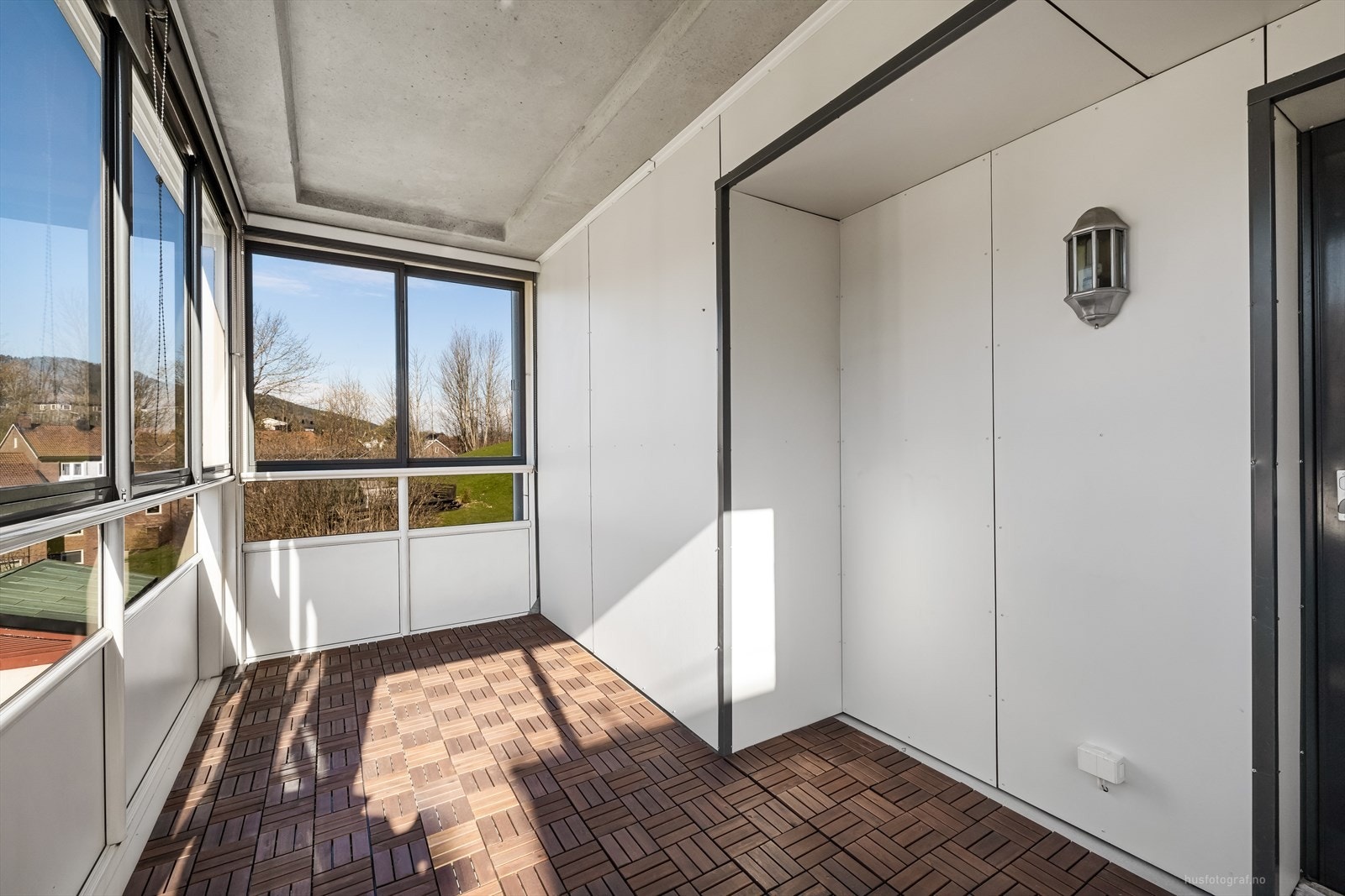 Solrik innglasset terrasse Galleribilde