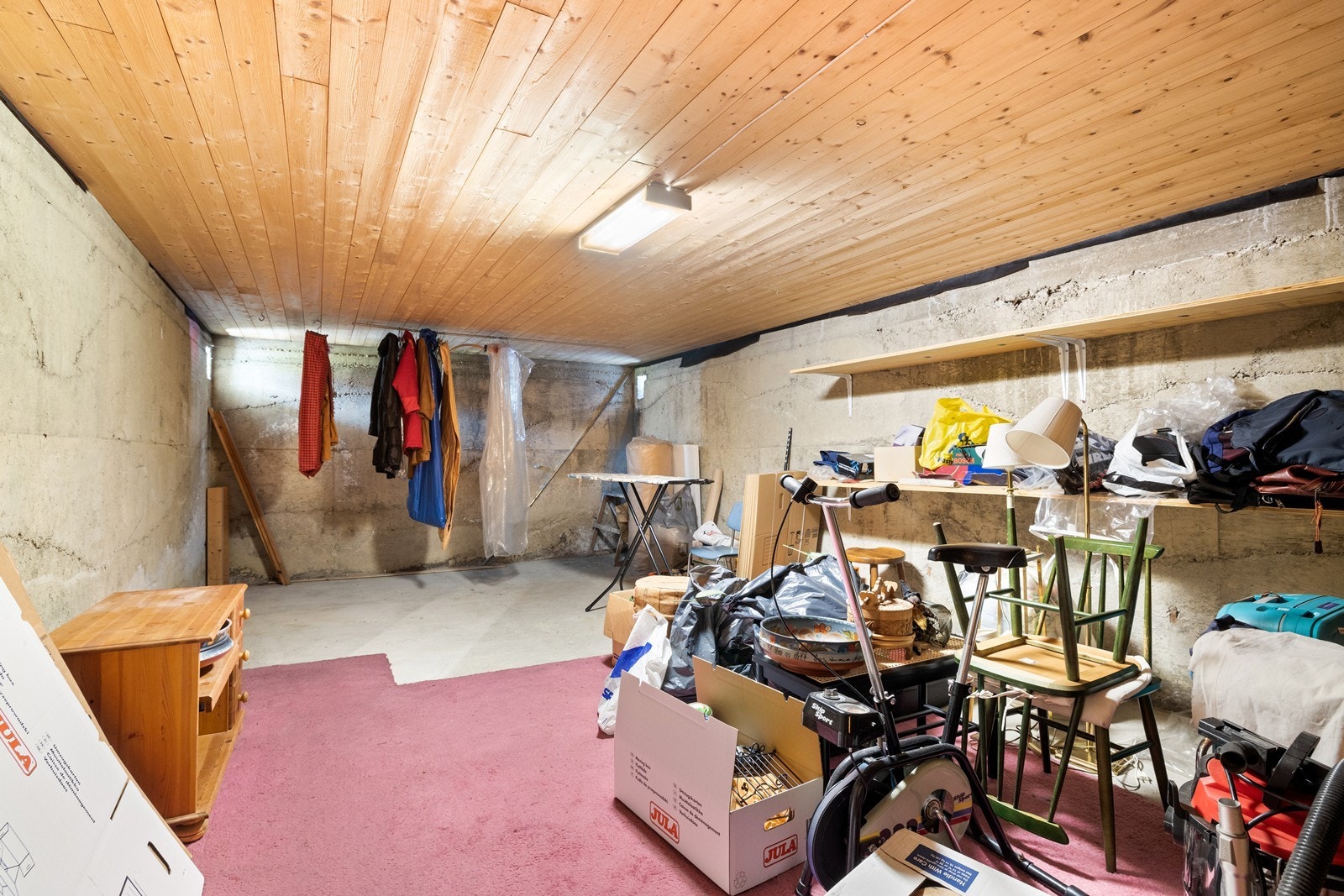 Svært god bodplass i kjeller. Galleribilde