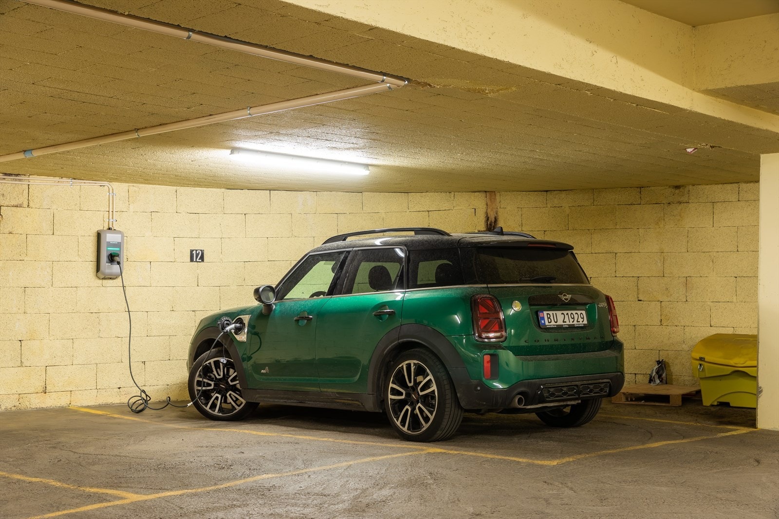 Garasjeplass leies i dag av eier, og kan videreføres. Selger betaler i dag kr. 984,-/mnd Galleribilde