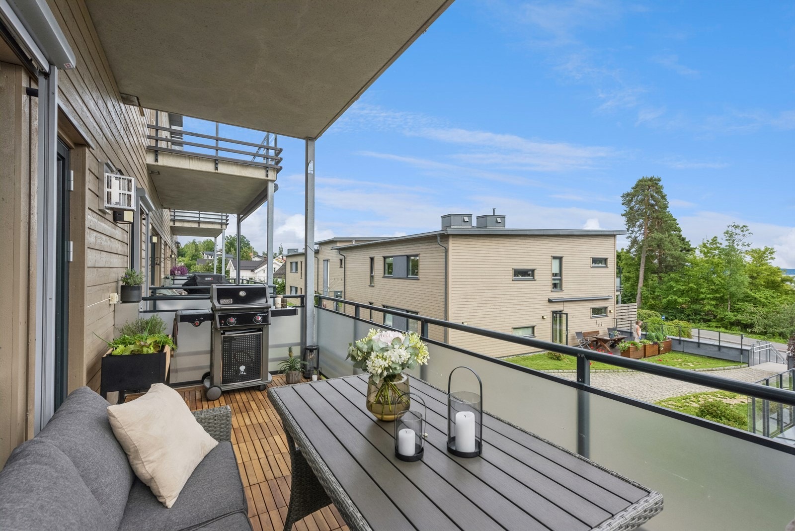 Leiligheten er utstyrt med romslig balkong på ca. 10 m² med flotte solforhold. Galleribilde