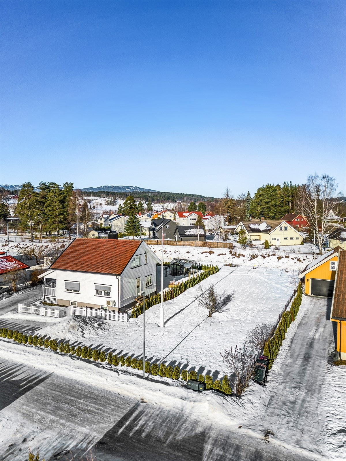 Kjøper må regne med naturhindringer som stein, fjell og annet naturlig som kan fremkomme ved for eksempel gravingsprengningandre inngrep på tomten Galleribilde