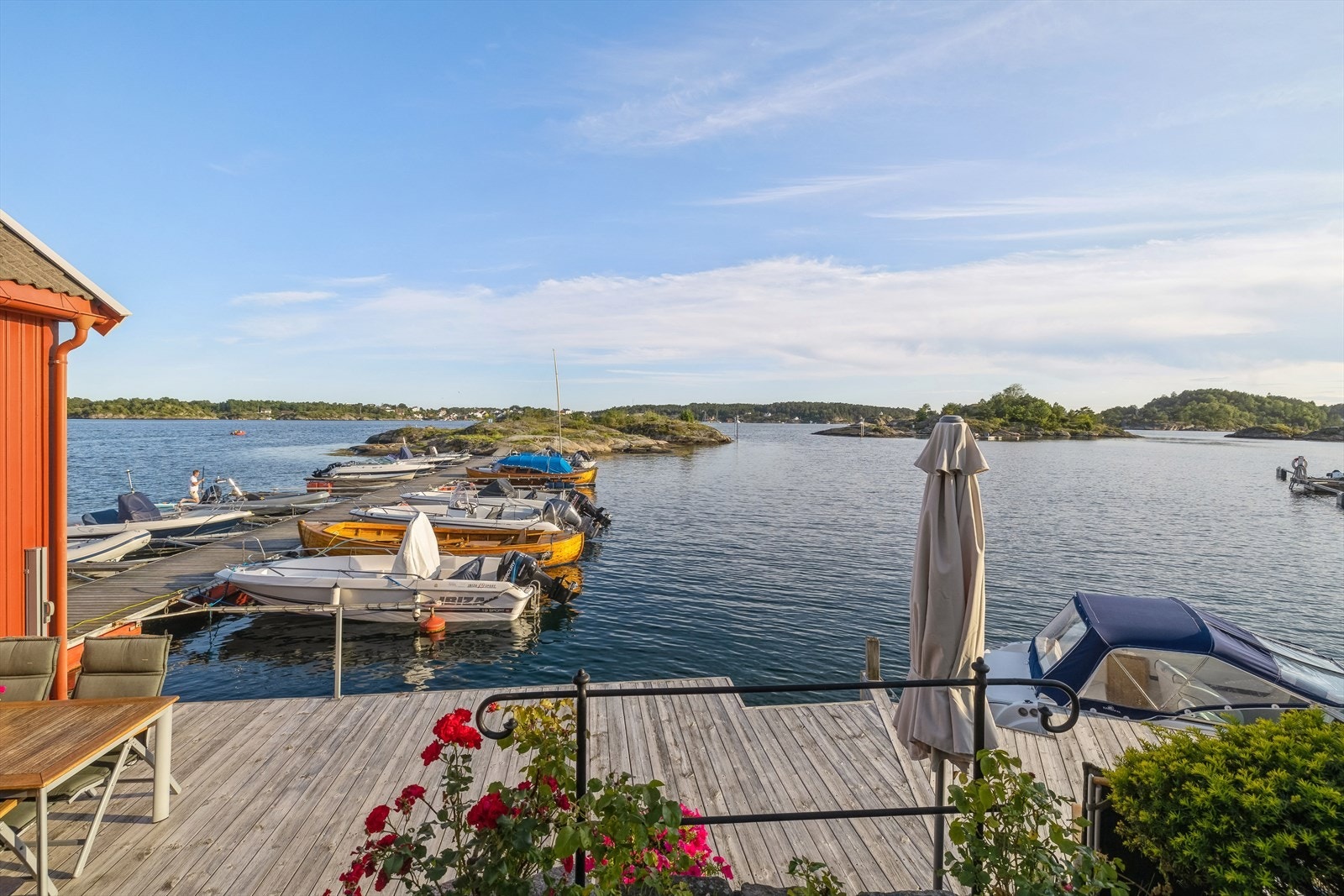 Det er plass til flere båter på egen dyptvannsbrygge. Galleribilde