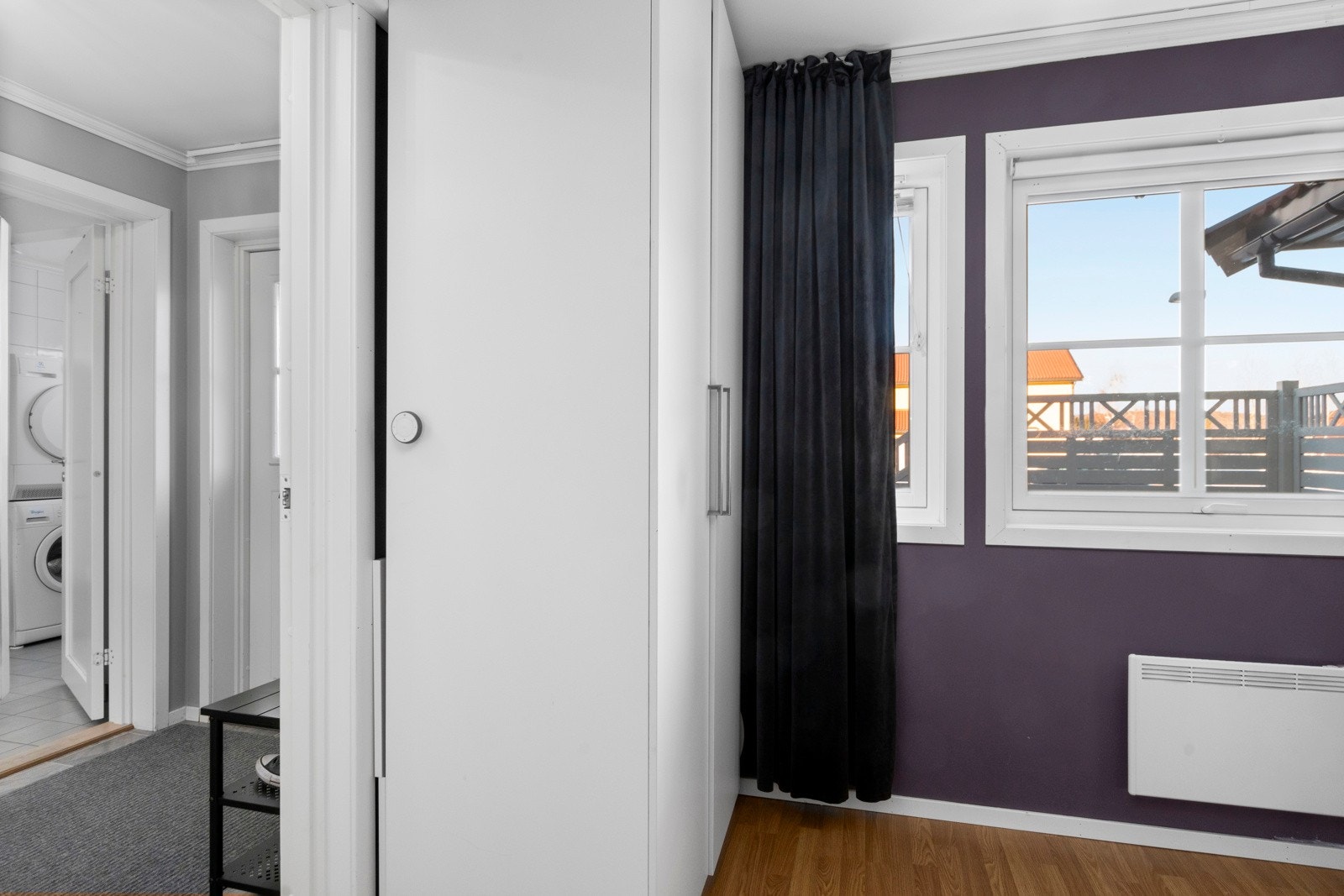 Det er god skapplass i garderoben Galleribilde