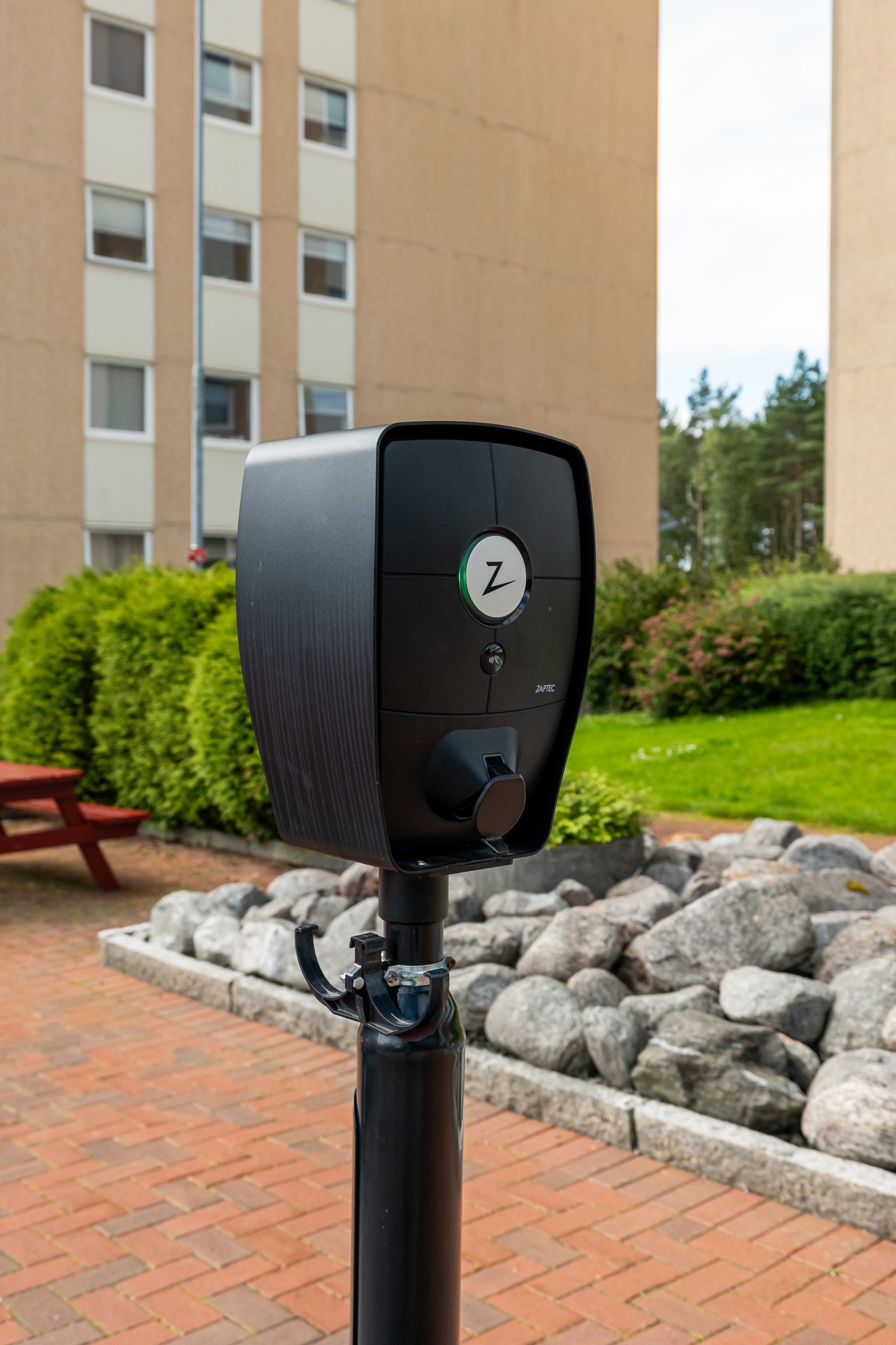 Borettslaget har tilrettelagt for el-bil lading Galleribilde