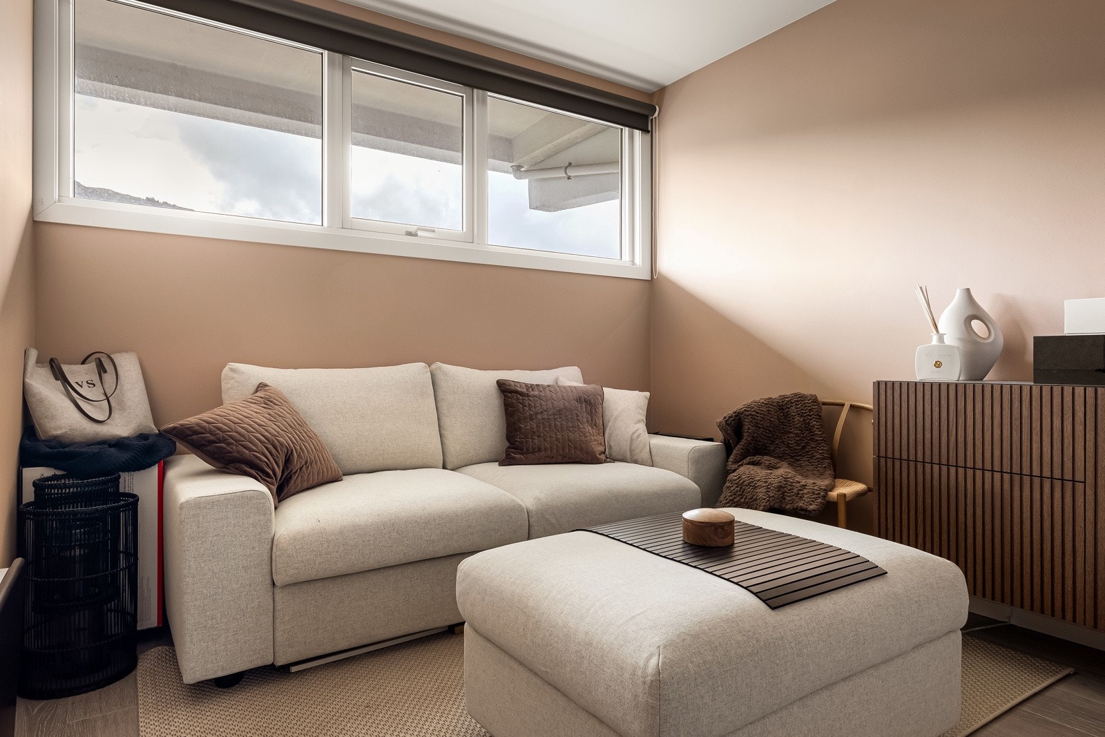 Soverom nr 2 er i dag innredet som ekstra stue. Galleribilde