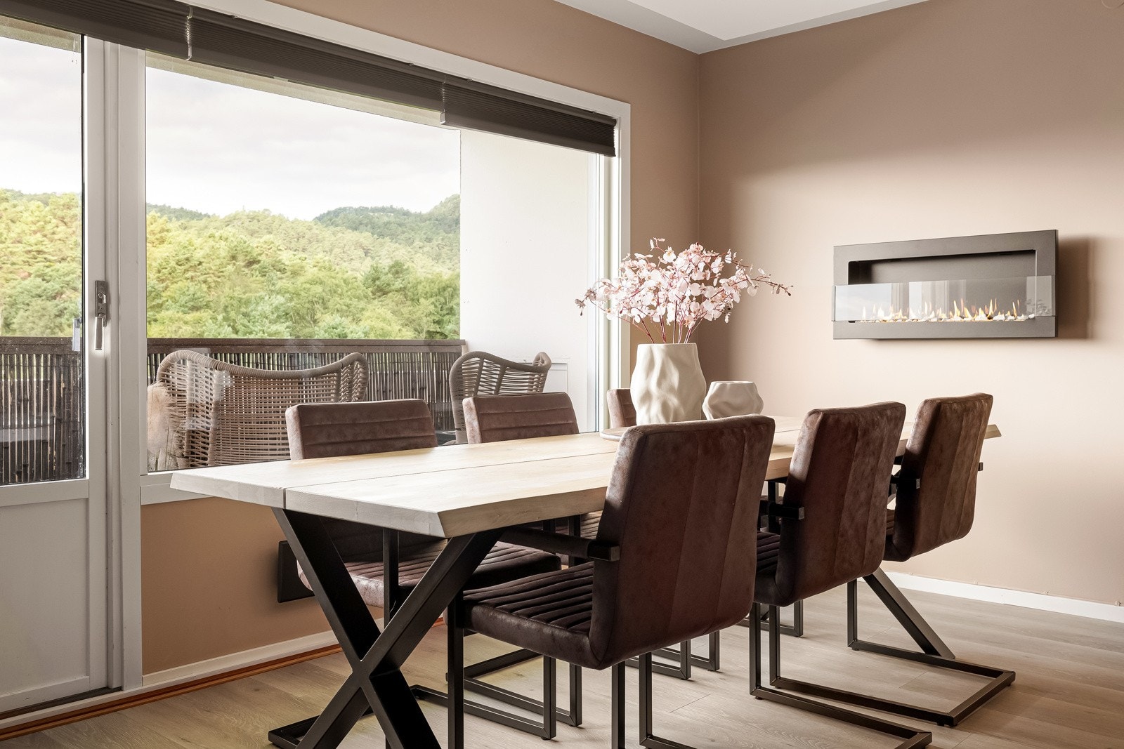 God plass til spisegjester Galleribilde