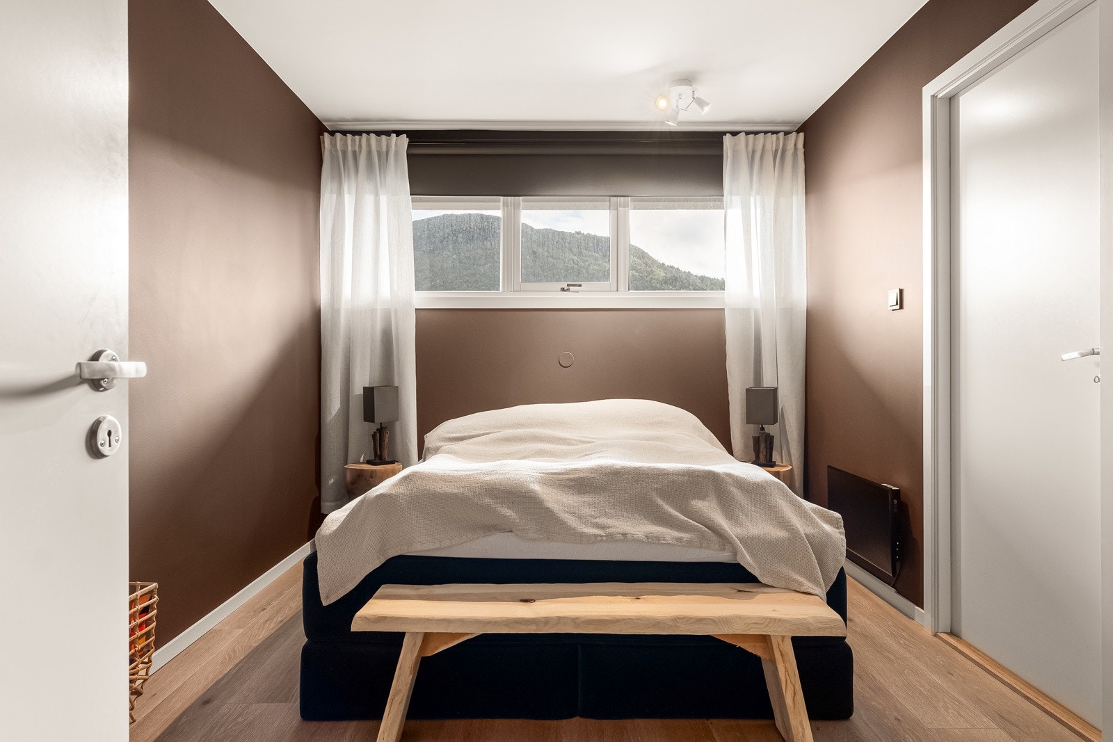 Hovedsoverom med egen garderobeløsning Galleribilde