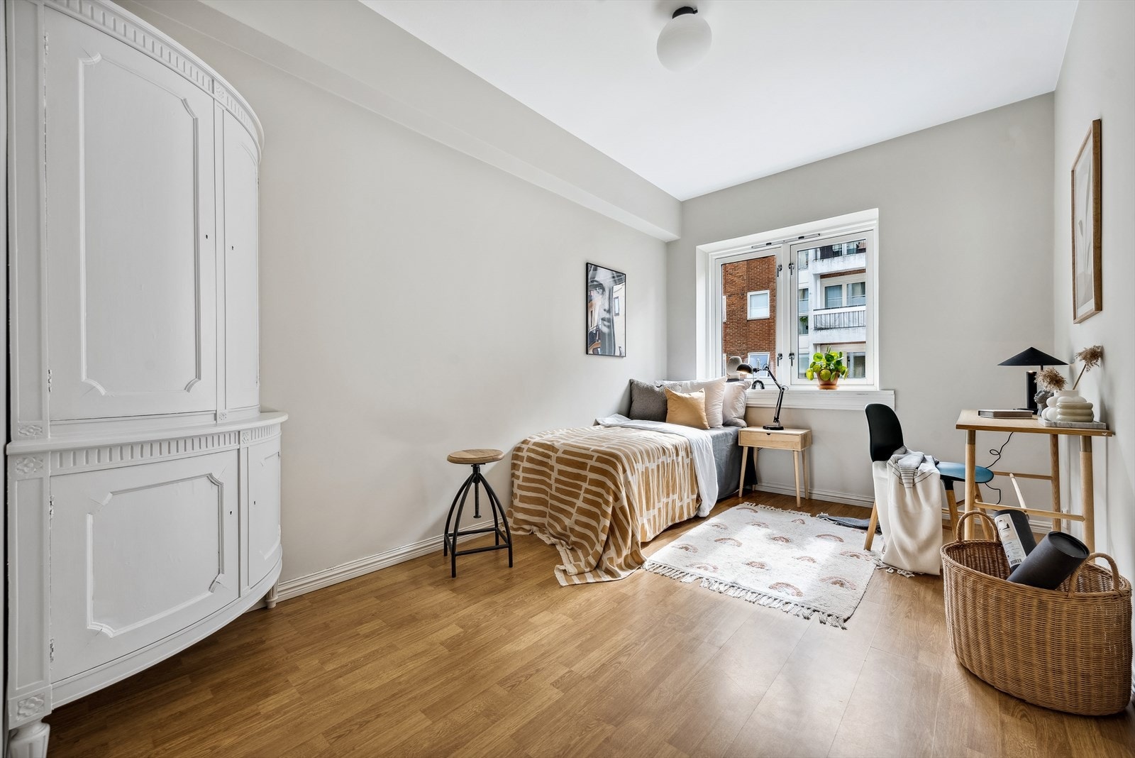 Soverom ll blir i dag brukt som gjesterom, men egner seg også godt som barnerom eller kontor. Galleribilde