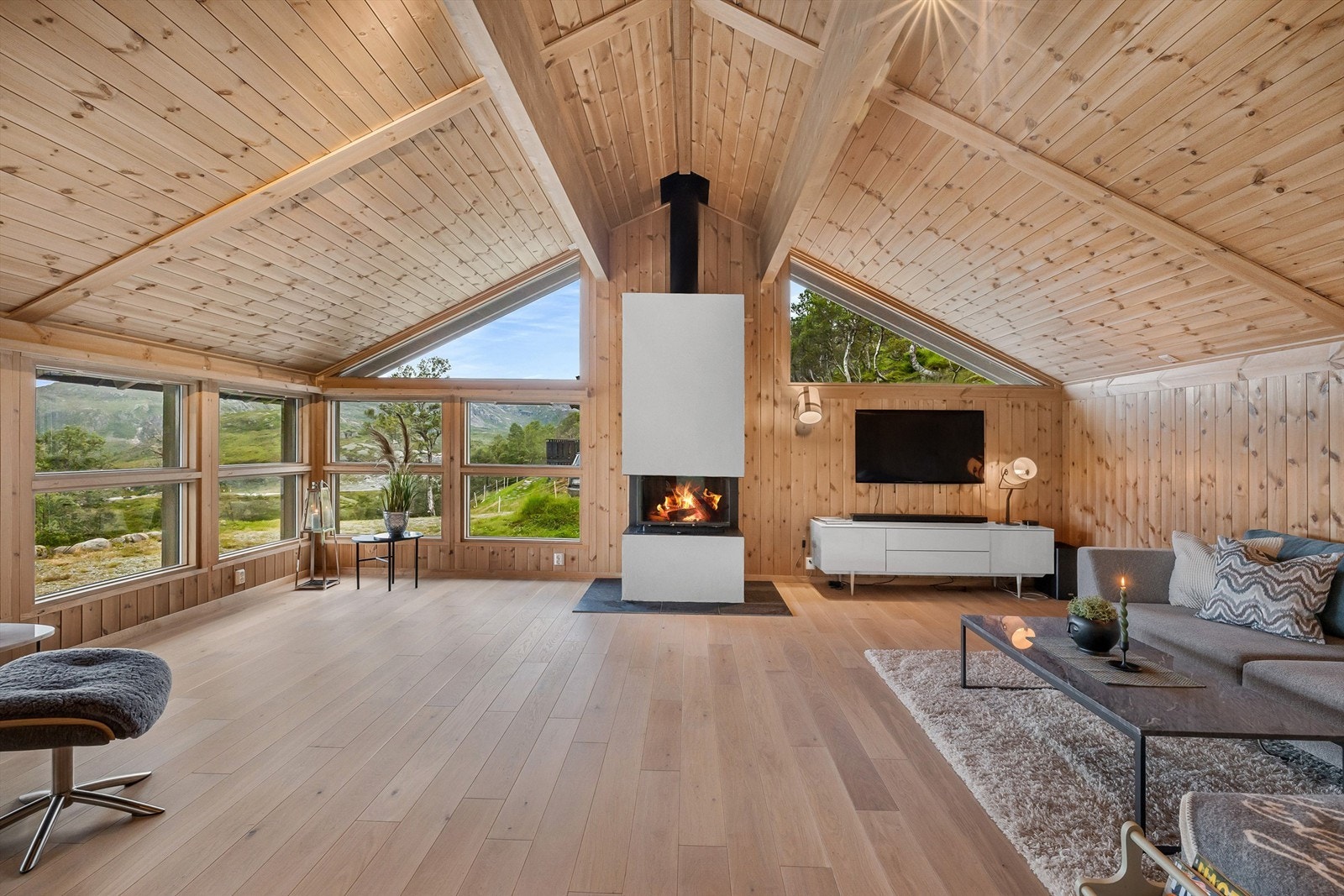 Stuen sett fra kjøkkenet Galleribilde