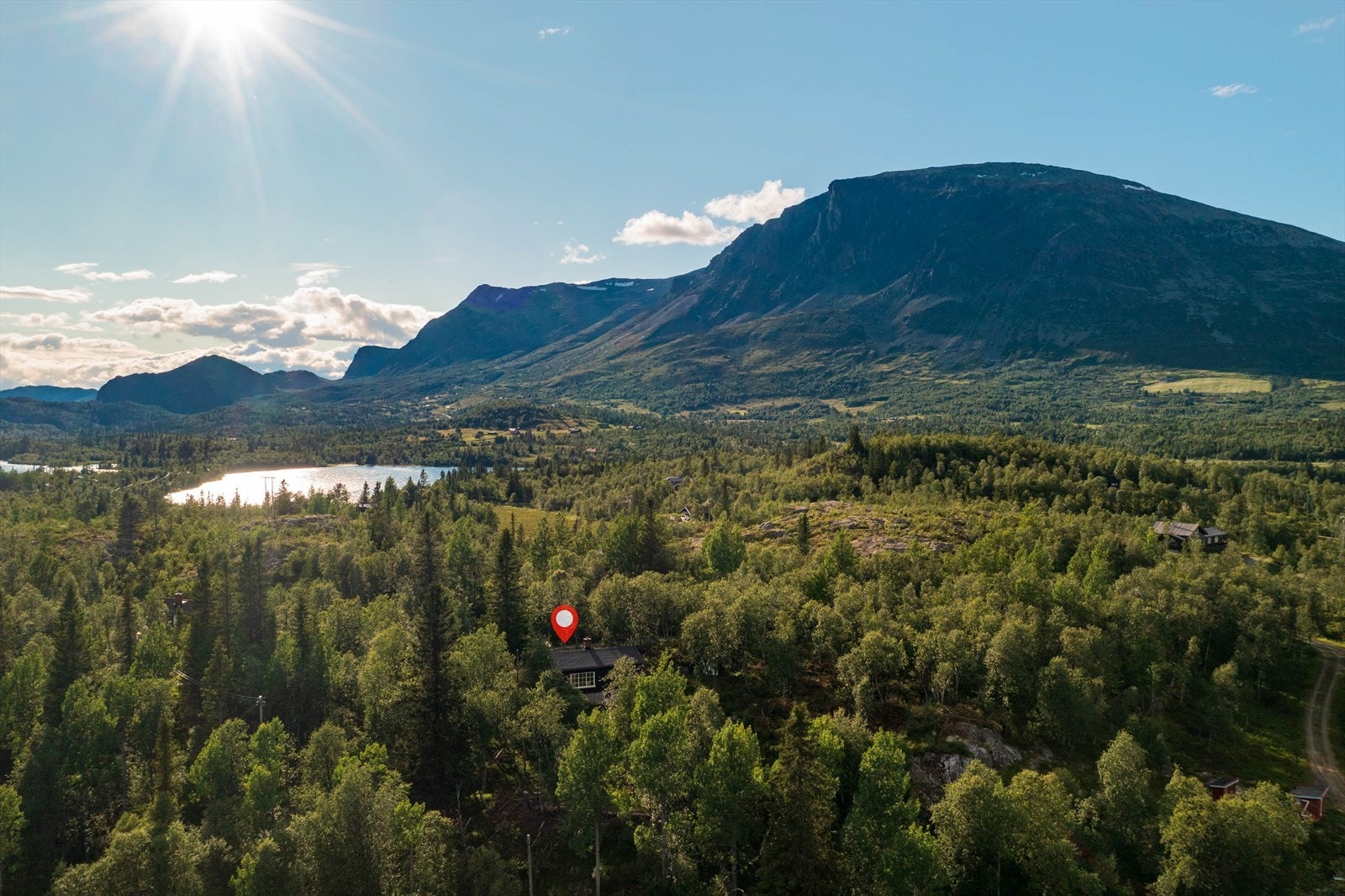 Fjellmegleren har gleden av å presentere Heimskardvegen 36! Galleribilde