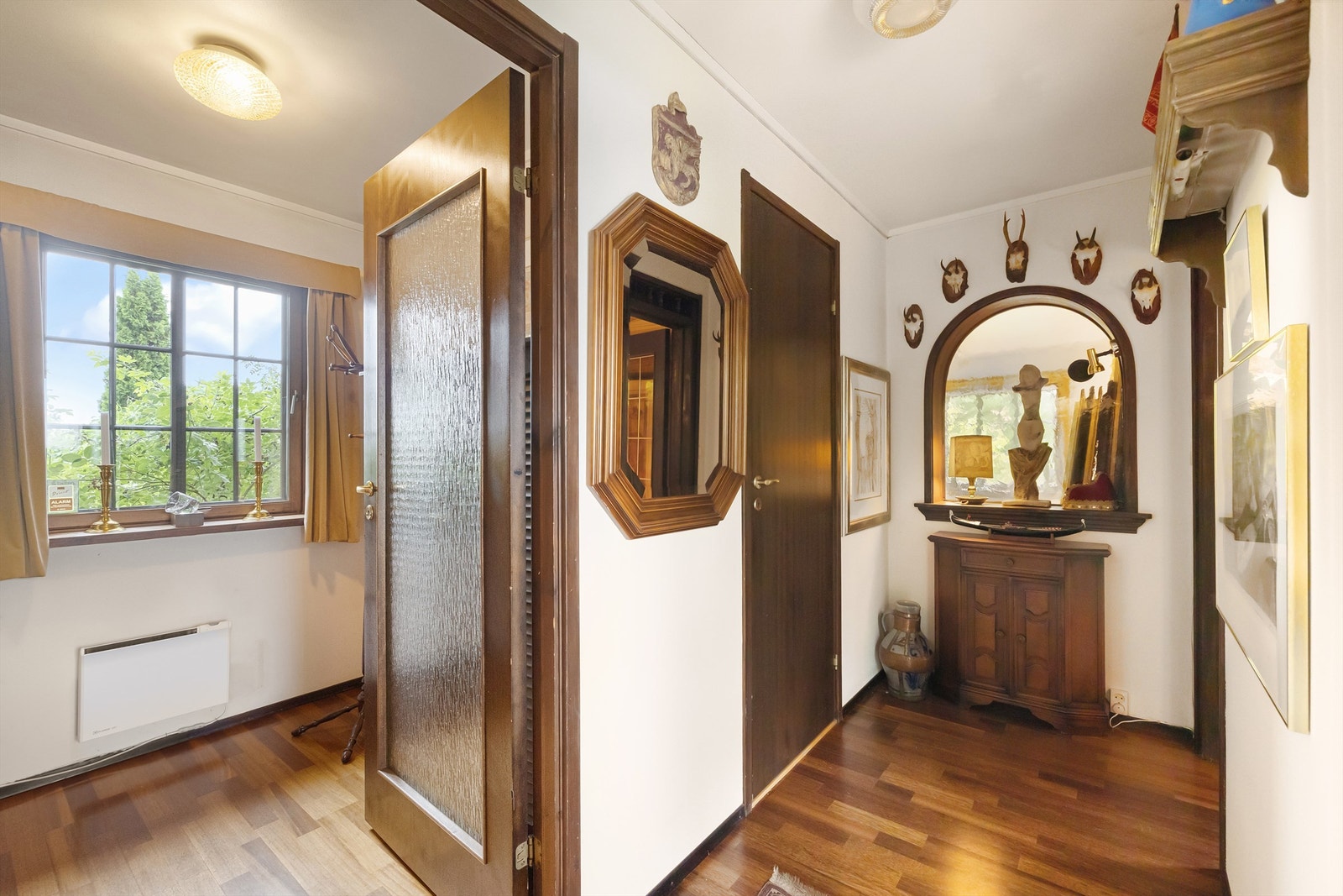 Gang og felles vindfang med adkomst til innvendig bod på ca. 4 kvm Galleribilde