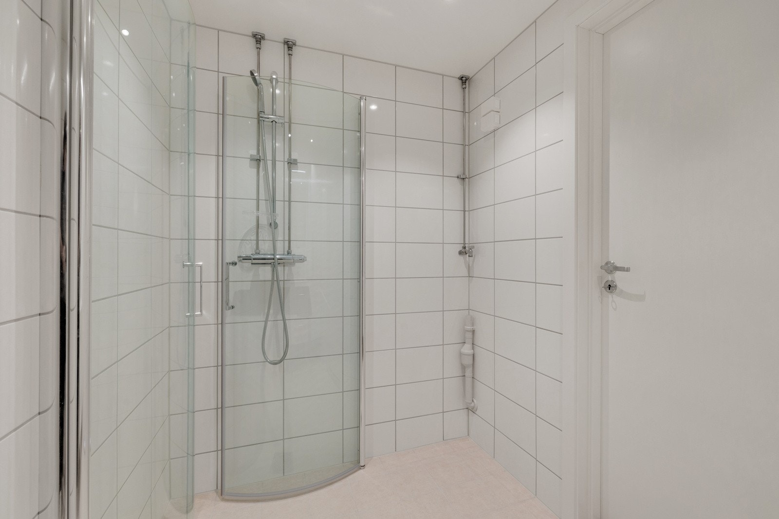 Pent flislagt bad i regi borettslaget Galleribilde