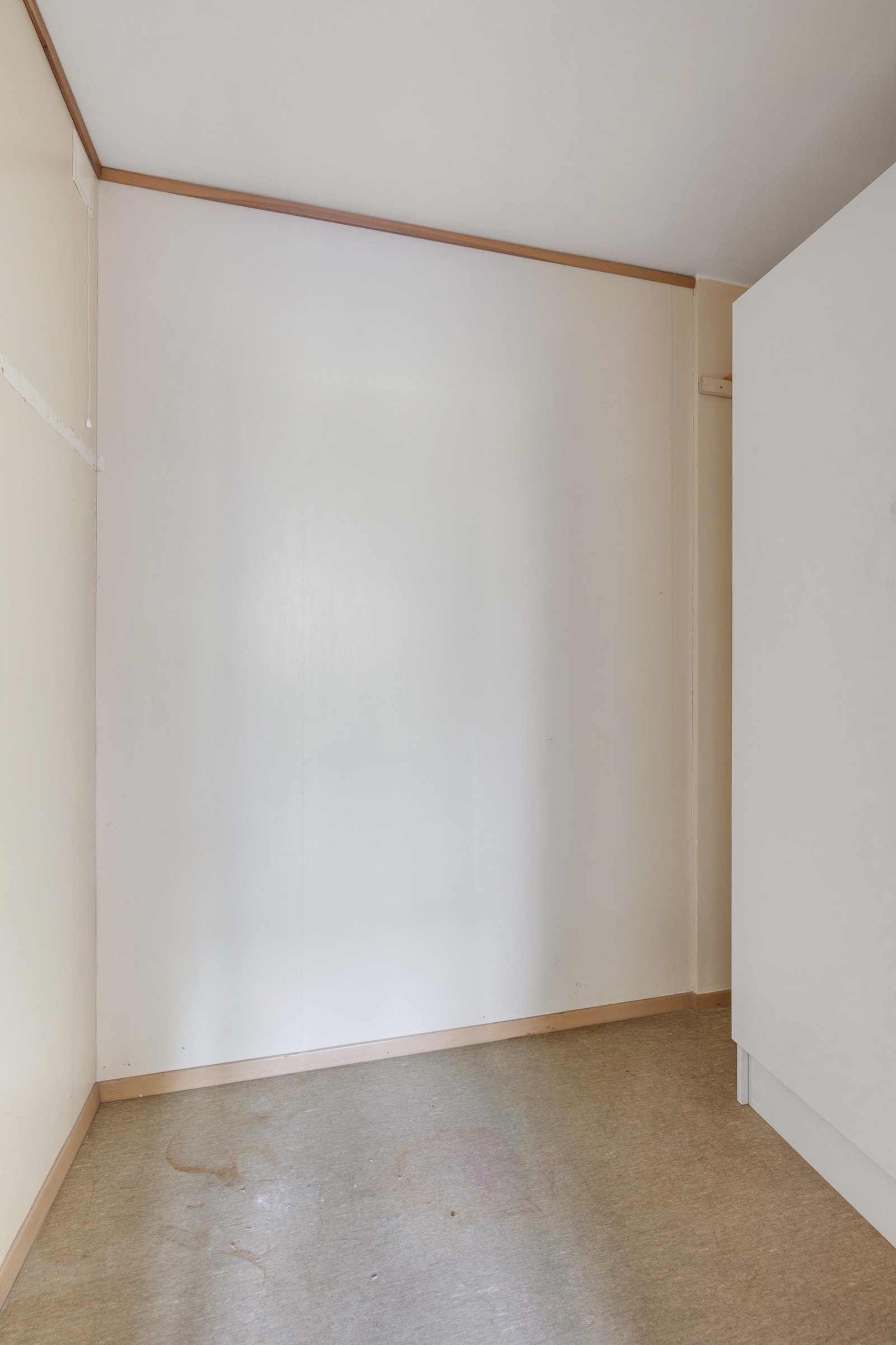 Innvendig bod/garderobe Galleribilde