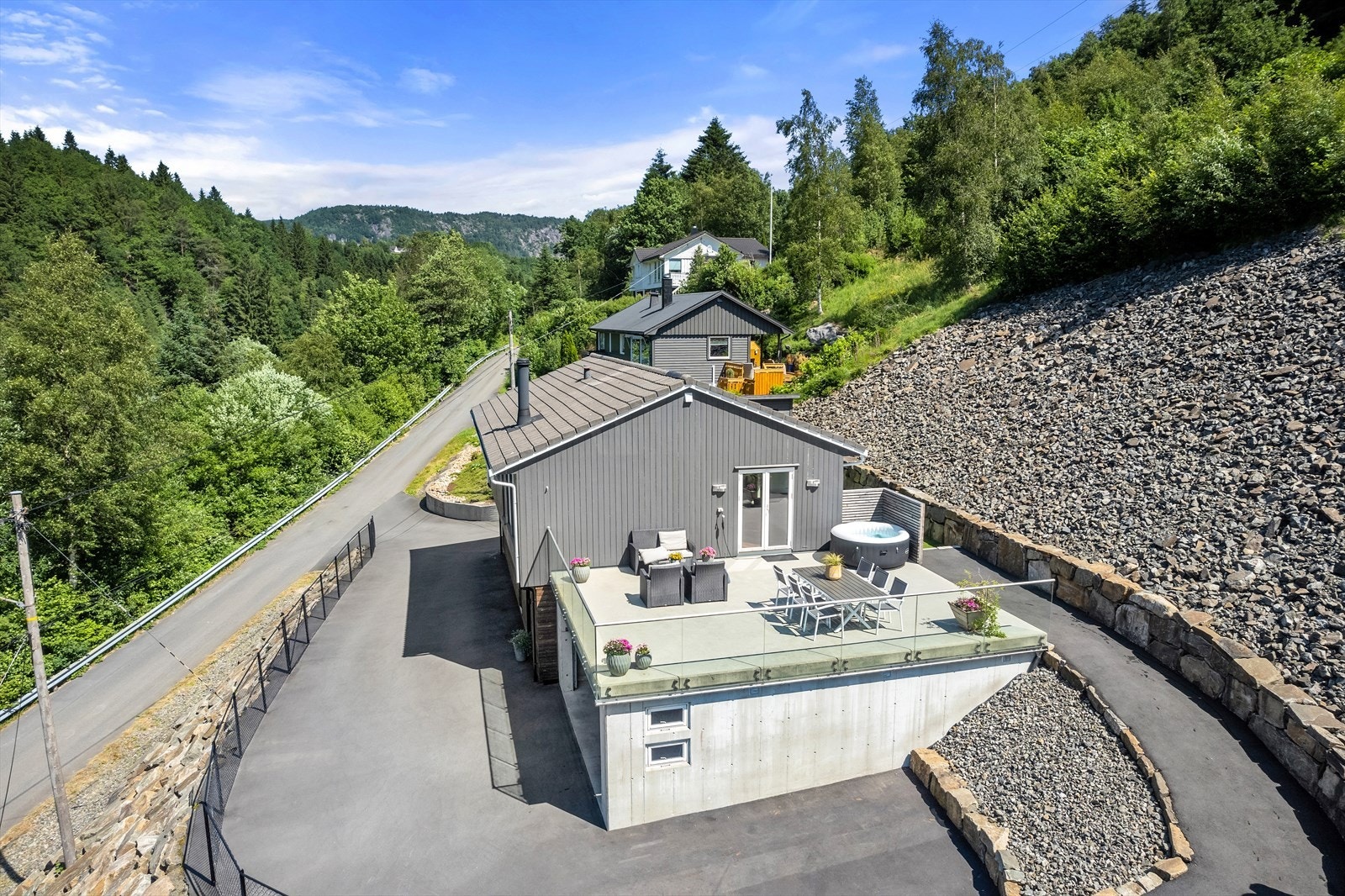 Tomten er lettstelt og gjennomført. Galleribilde