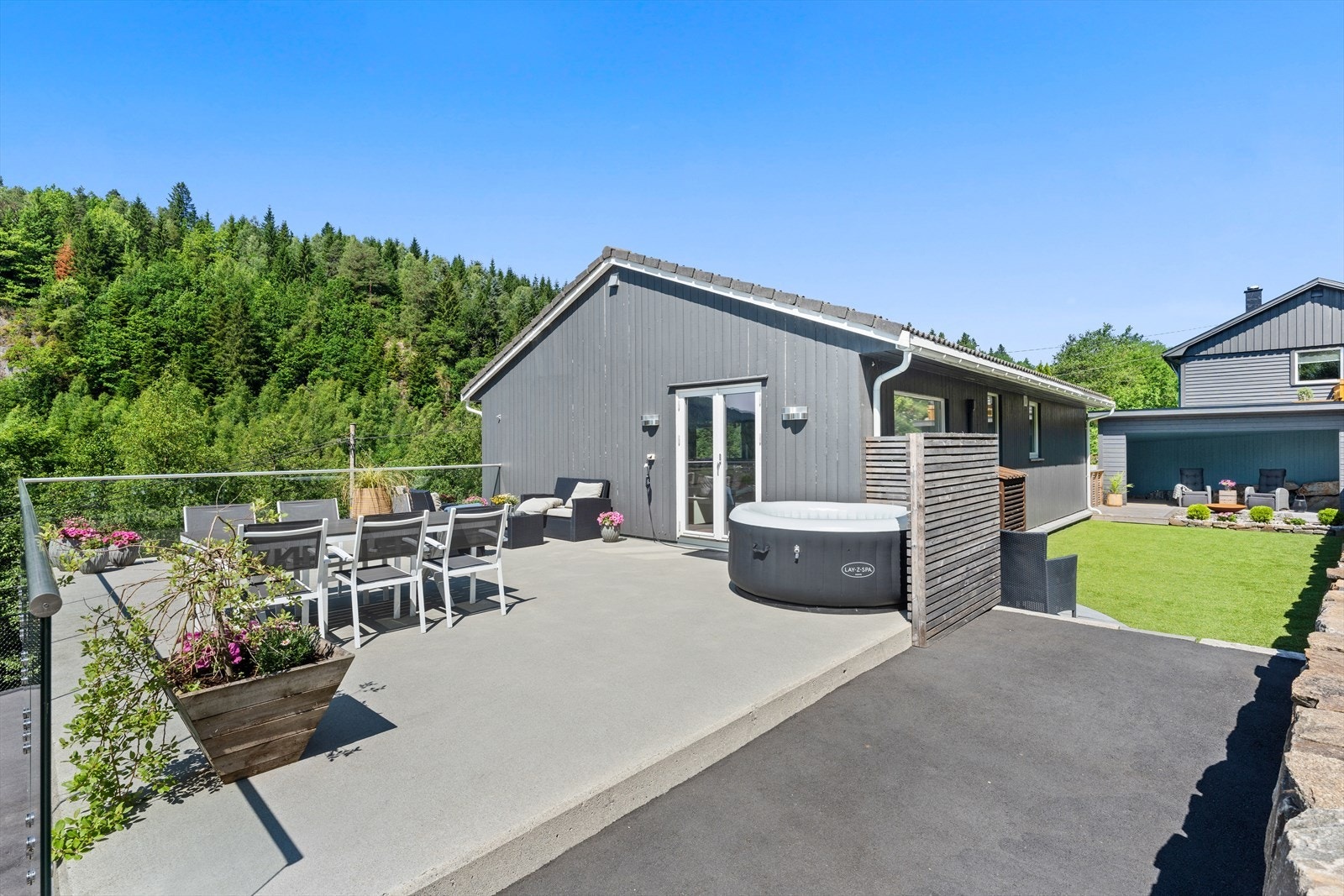 Alt er gjennomført, både utvendig og utvendig. Galleribilde