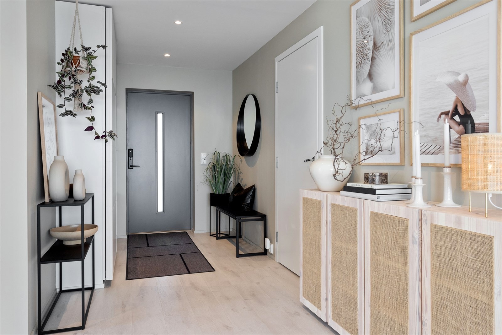 Gangarealet er på hele 21,7m². Skyvedørsgarobe medfølger i handelen. Galleribilde