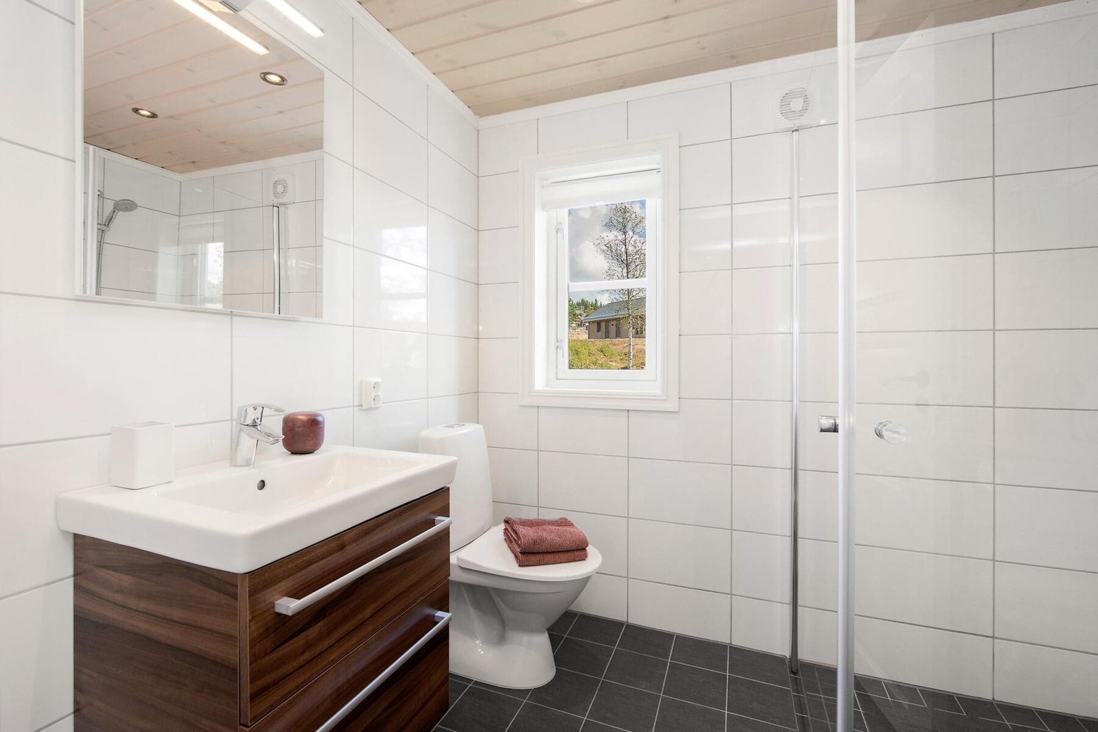 Foto fra bad i visningshytte. Overflater og romstørrelse kan avvike fra pris i annonse. Galleribilde