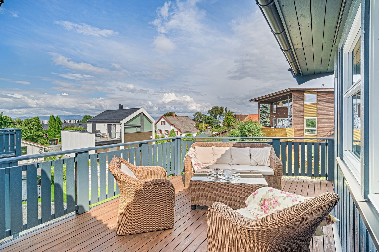 Balkong 2 er på hele 20 kvm, og med nordvestvendt orientering nyter man både morgen- og kveldssol frem til solnedgang. Galleribilde