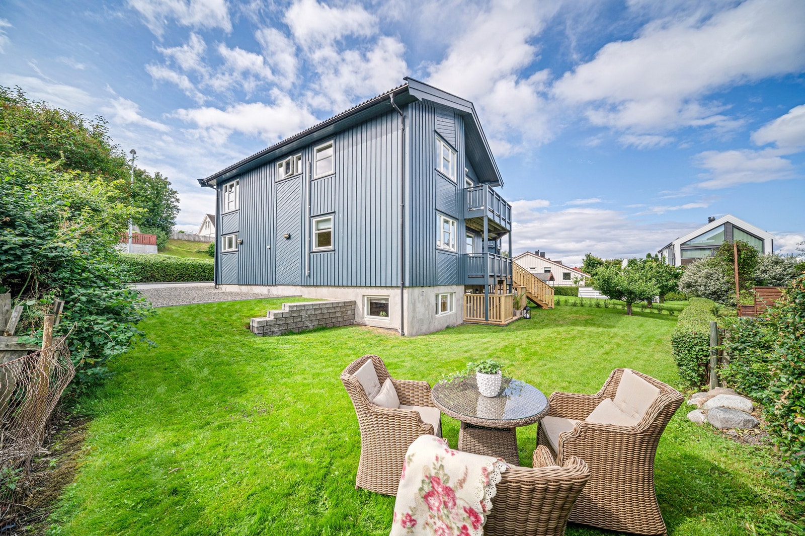 Her har man god plass for lek, moro og sosiale lag - og ikke minst en trampoline e.l. Galleribilde