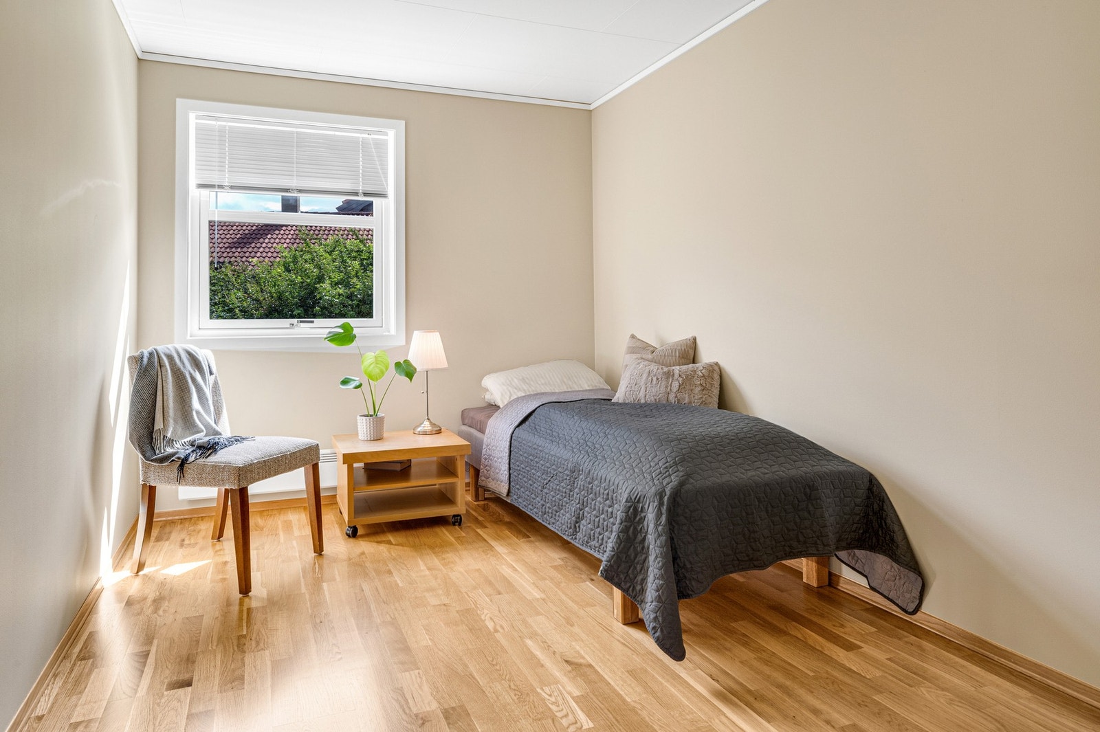 Soverom 2 i 1. etasje er på ca. 10 kvm Galleribilde