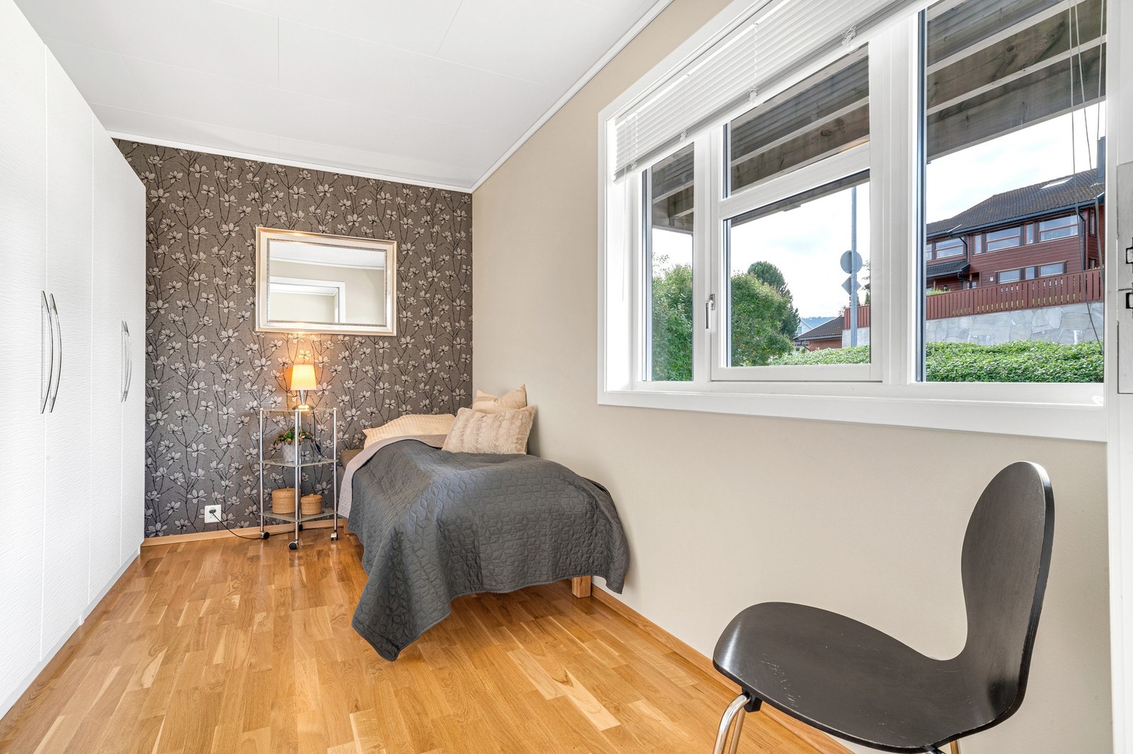 Soverom 3 i 1. etasje er på ca. 10 kvm. Galleribilde