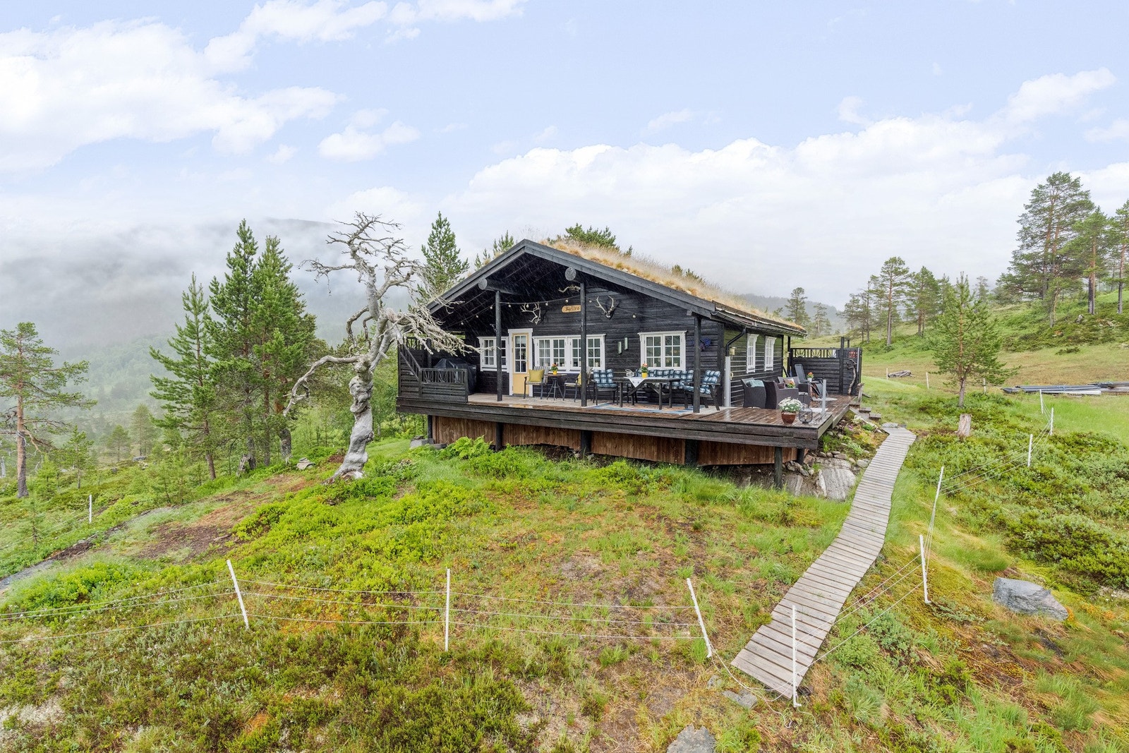 Hytta har meget gode uteområder Galleribilde