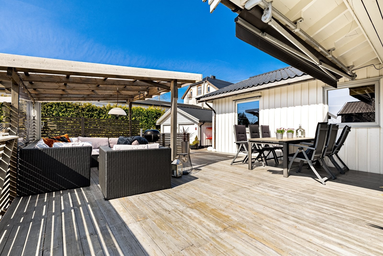 Det er sol på terrassene fra tidlig morgen til sen kveld Galleribilde