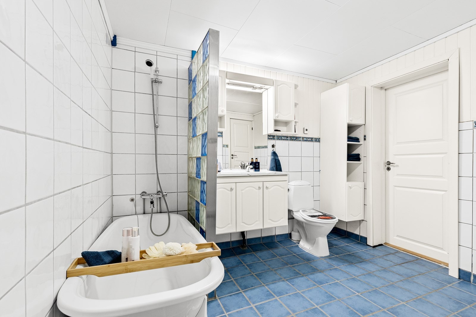 Badet er av eldre dato med fungerer fint idag Galleribilde