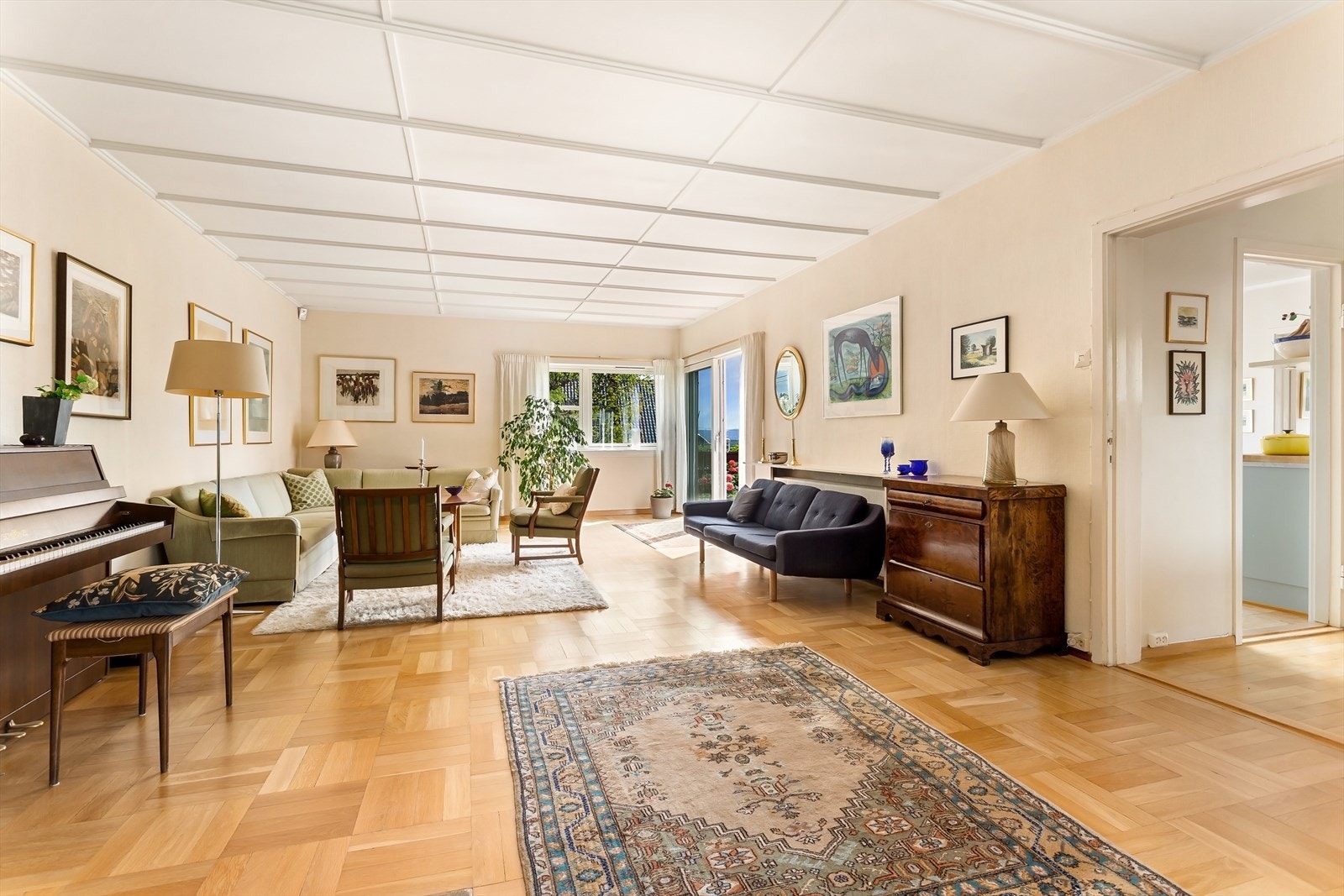 Meget stor og romslig stue på ca. 60 kvm Galleribilde