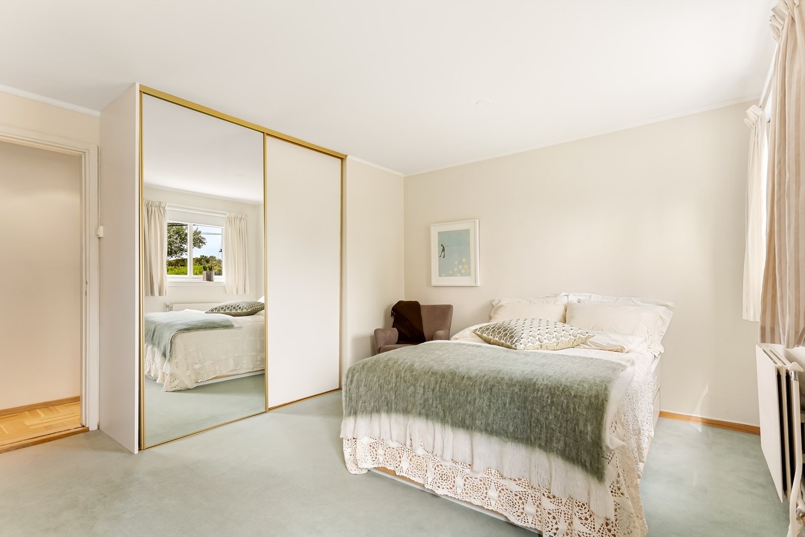 Soverom 3 med skyvedørsgarderobe Galleribilde