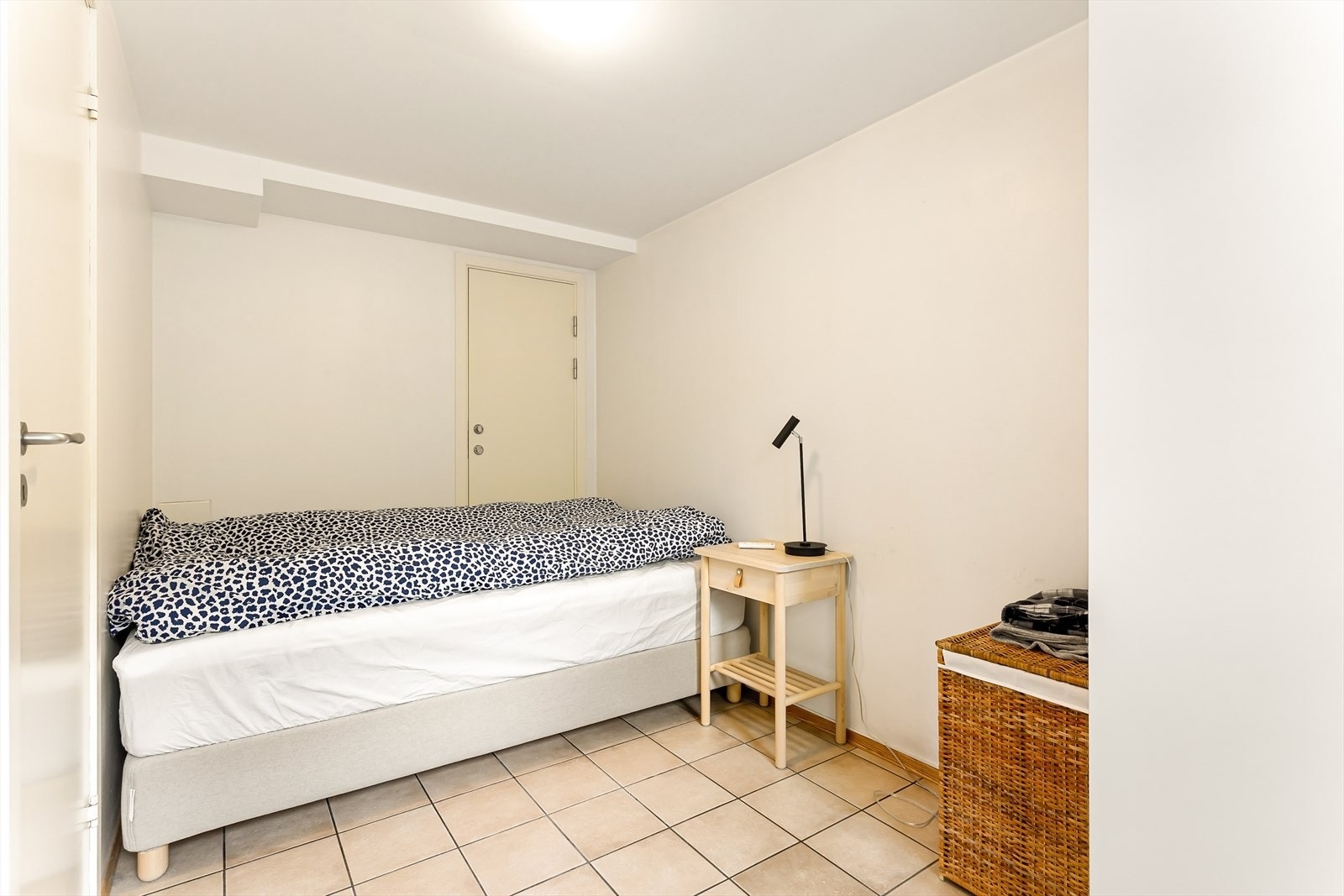 Soverom i hybel Galleribilde