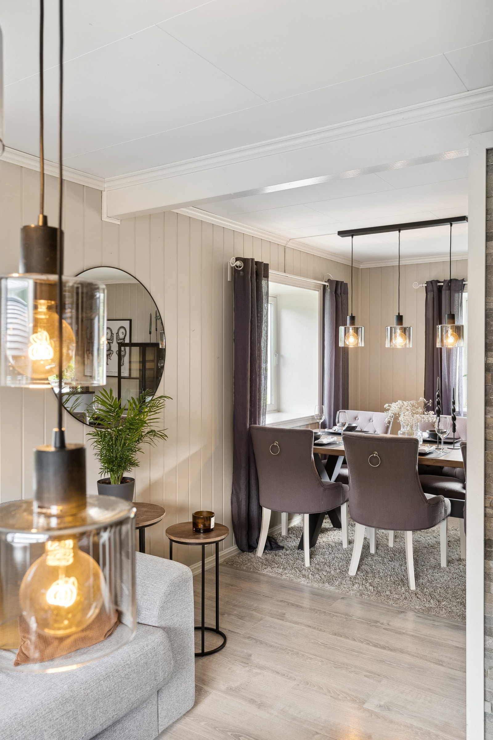 Fra stue videre mot spisestue og kjøkken. Galleribilde