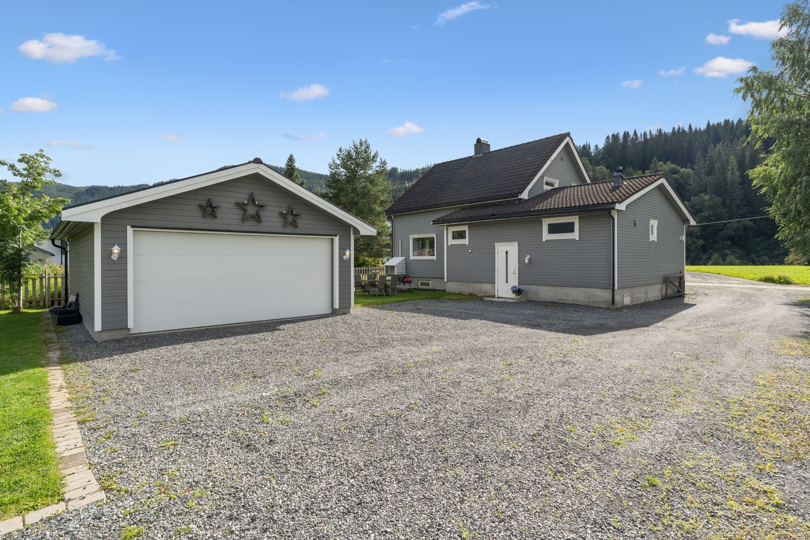 Velkommen til Krogstadvegen 270 presentert av EIE eiendomsmegling ved Geir Einar Moen! Galleribilde