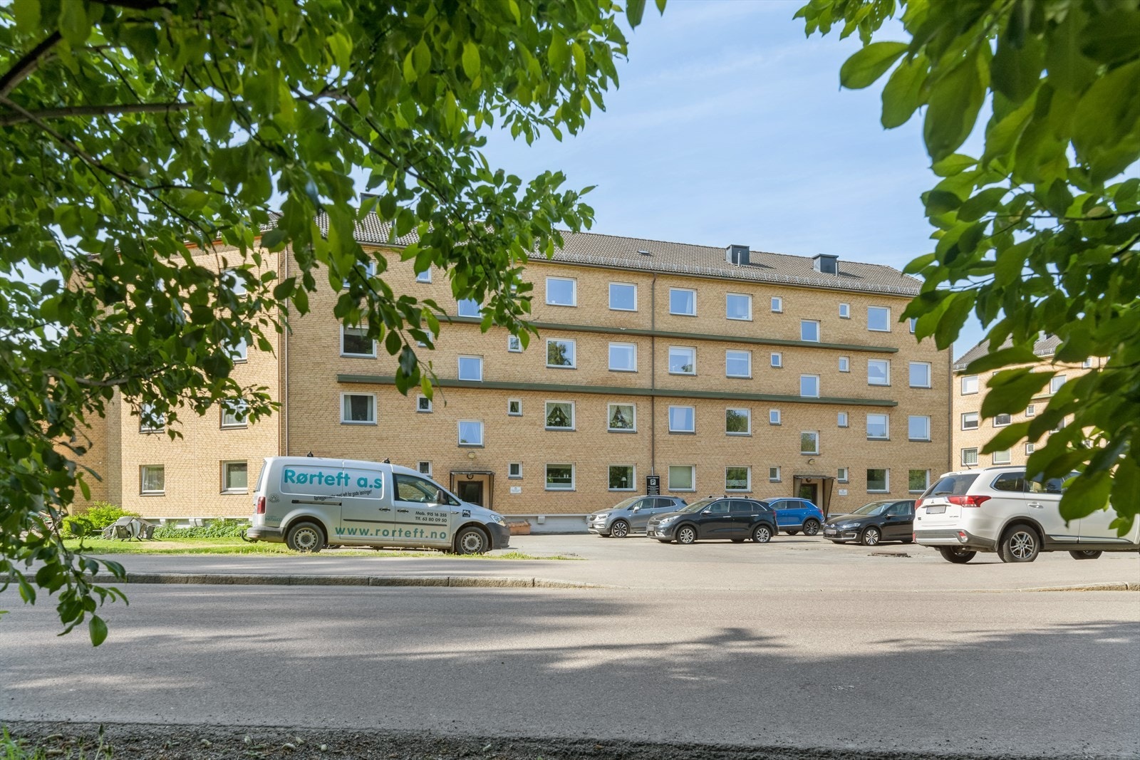 Inngangsparti. Galleribilde