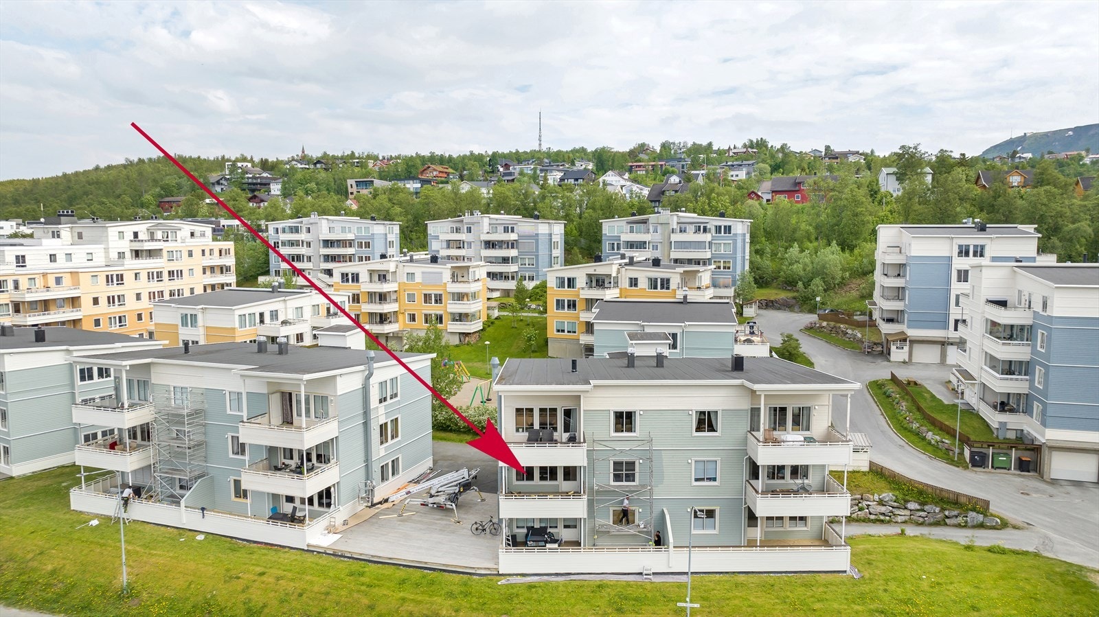 God intern beliggenhet, heis til alle plan. Galleribilde