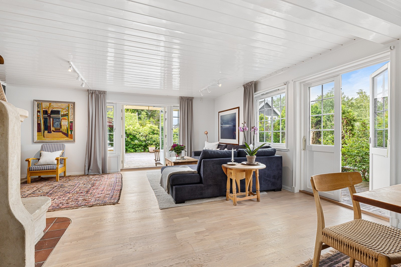 Boligen fremstår som meget godt vedlikeholdt, og holder en gjennomgående god standard på materialer, innredninger og tekniske installasjoner etter større oppgraderinger de senere år. Galleribilde