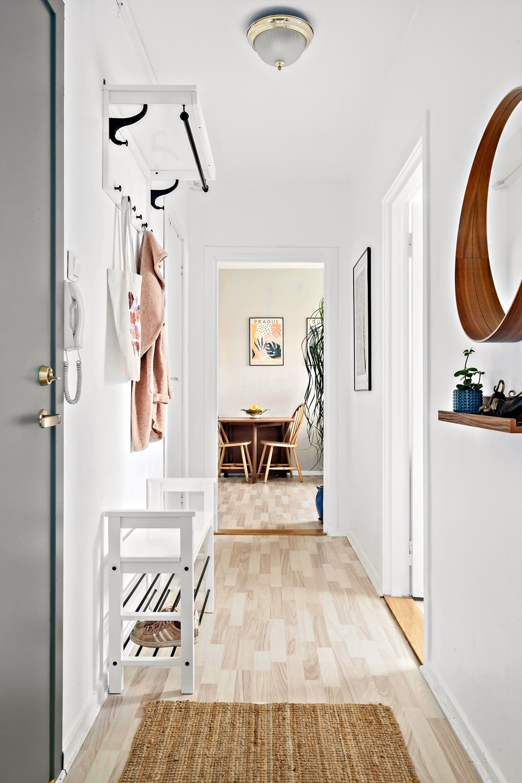 Leiligheten disponerer en loftsbod som har en gulvflate på ca. 7 m² og en kjellerbod på ca. 2 m². Galleribilde