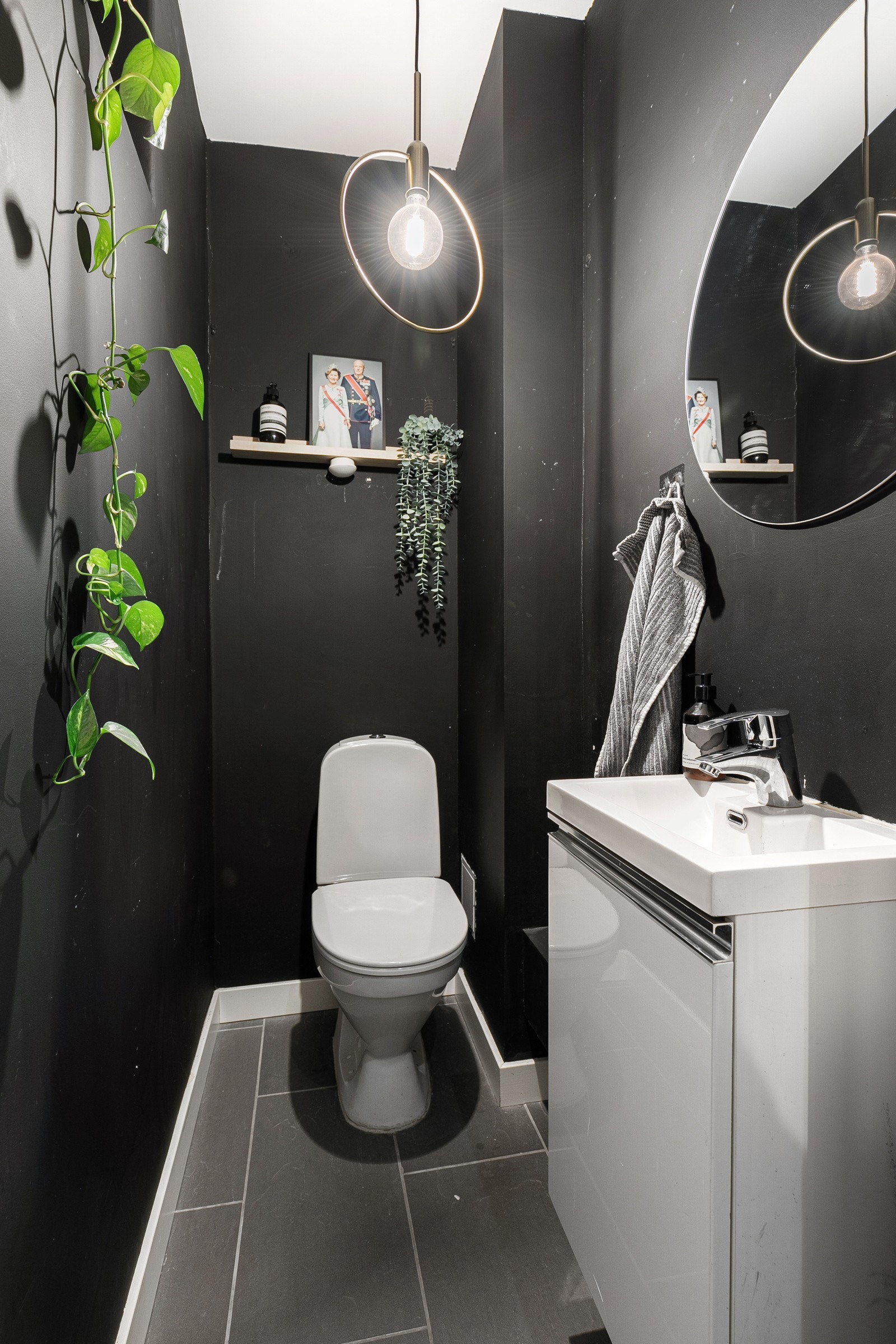 Separat wc fra entré Galleribilde