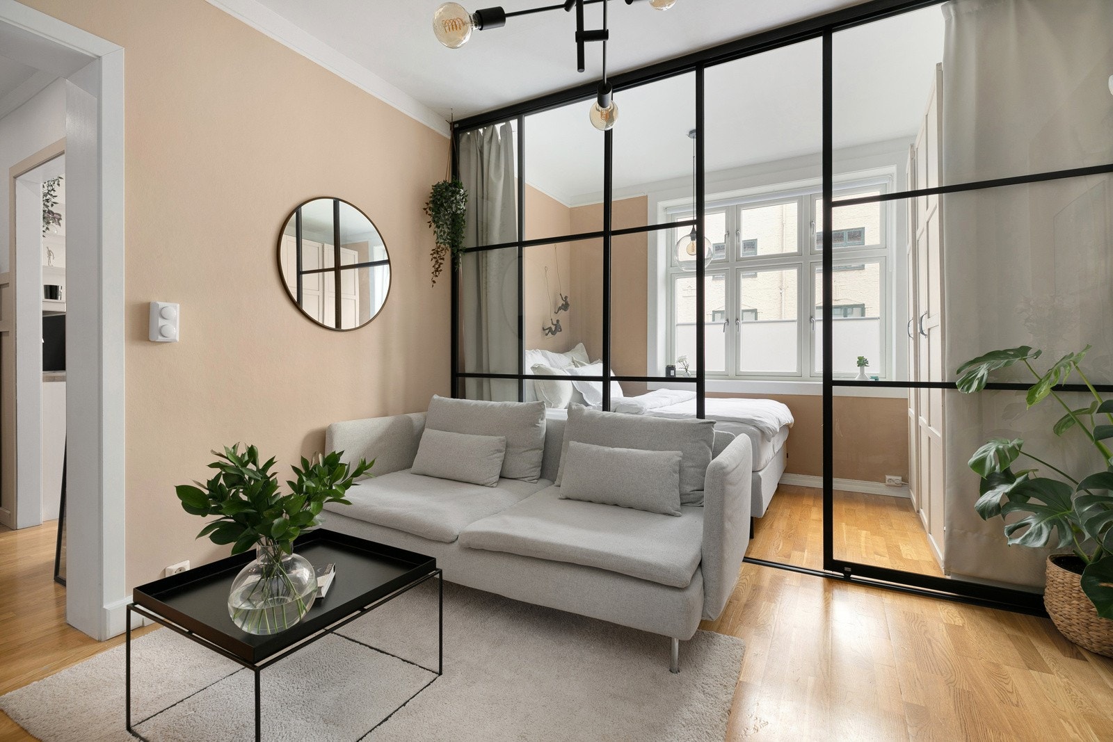 Smijernsdører mellom soverom og stue Galleribilde