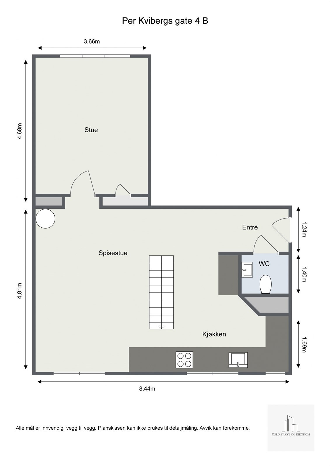Boligens hovedplan ligger i 1. etasje, men er såpass høy at den oppleves som en 2. etasje. Galleribilde