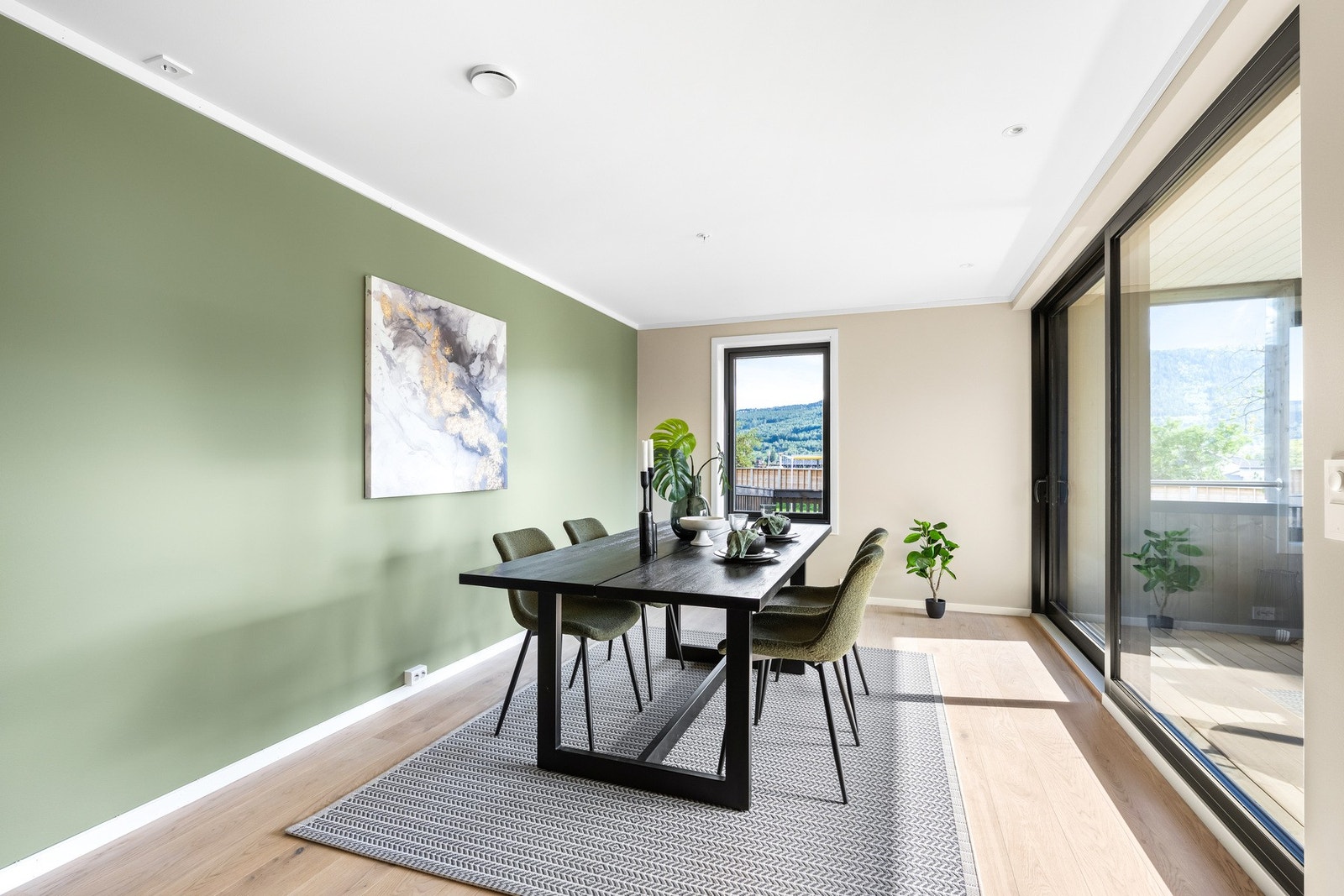Utgang til veranda fra spisestuen. Galleribilde