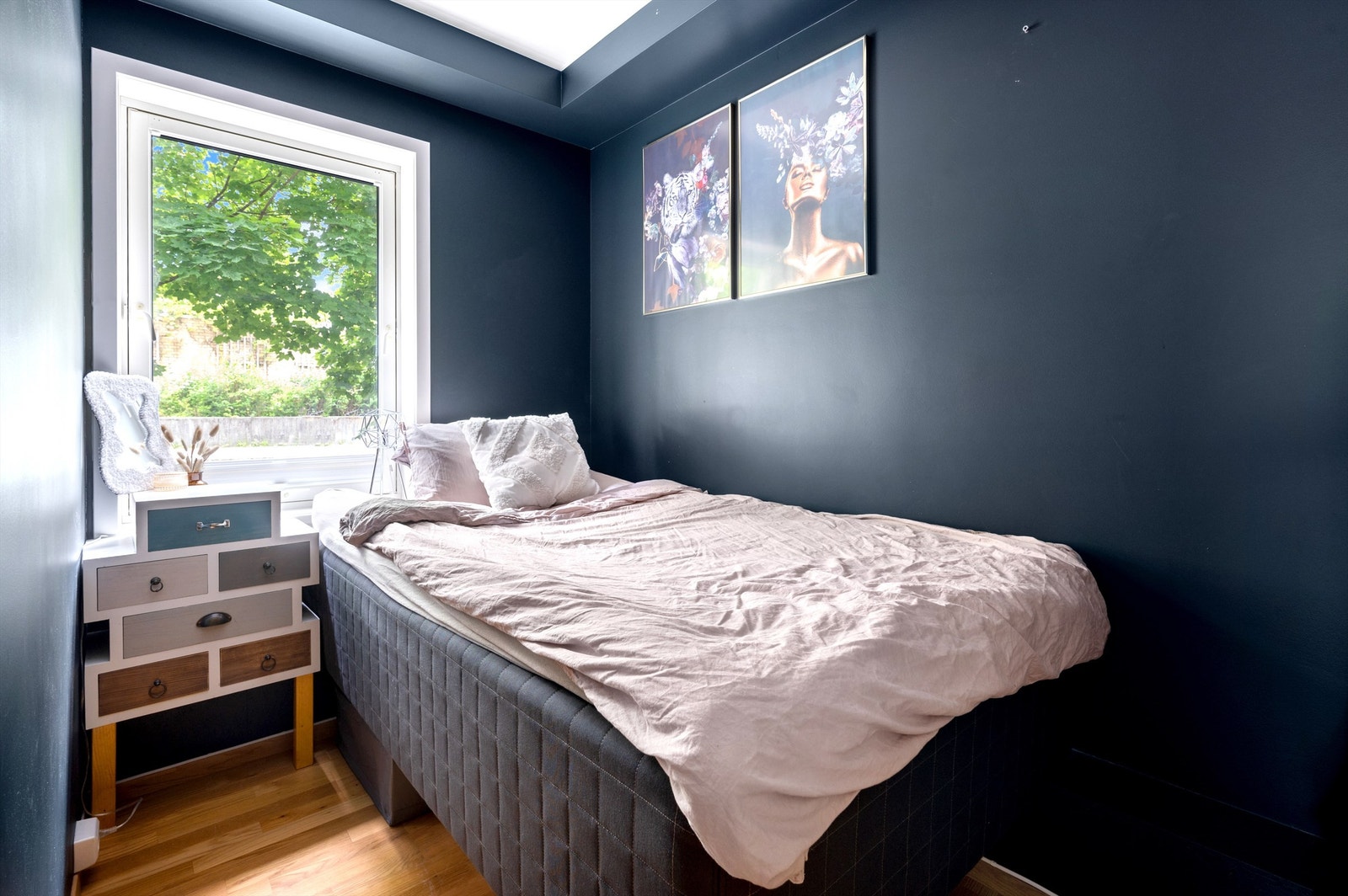 Soverom II er også av god størrelse og passer perfekt som barnerom, gjesterom eller kontor. Galleribilde