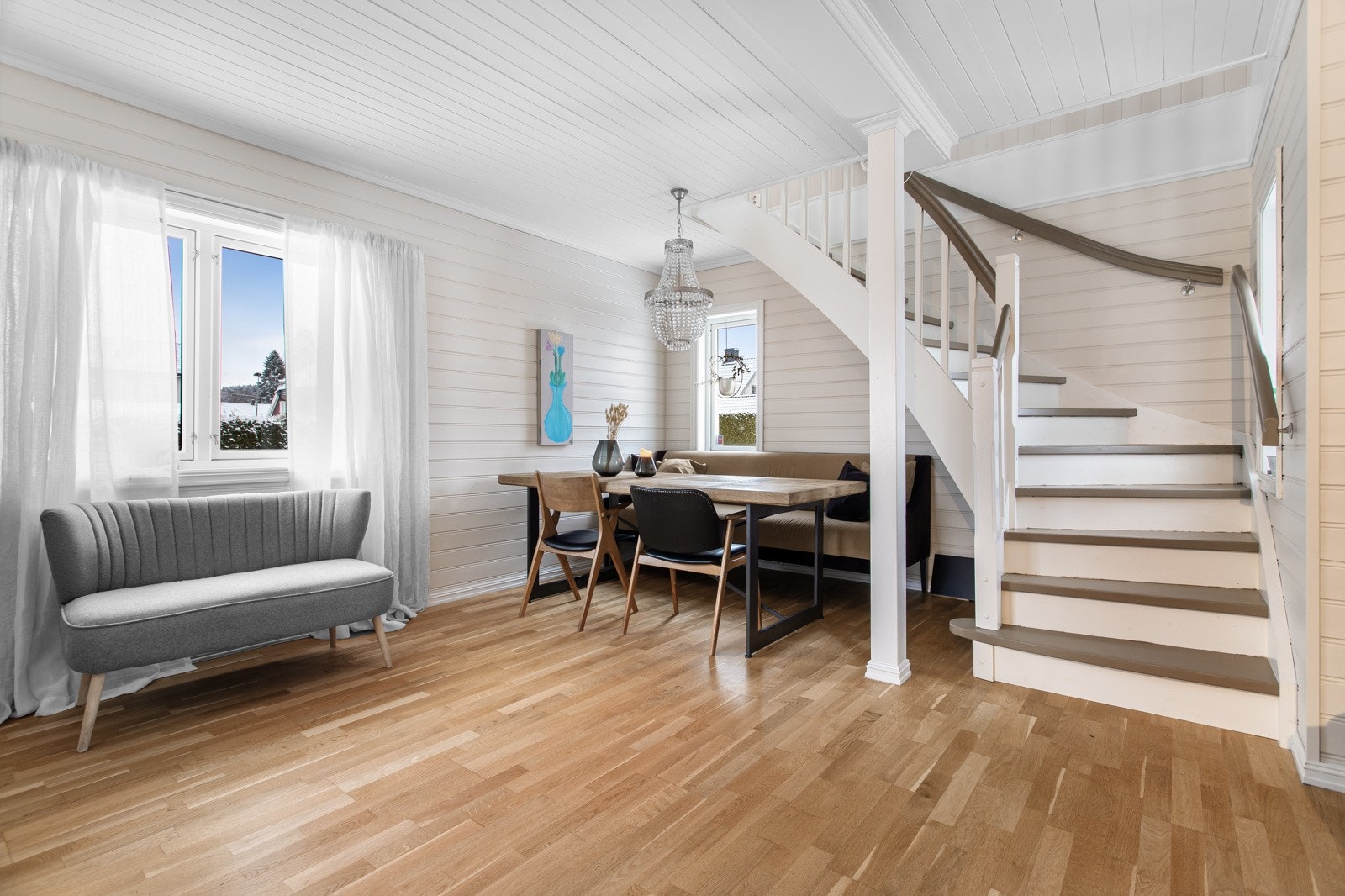 Vinduer i 1.etg og 2.etg er byttet i 2004. Galleribilde