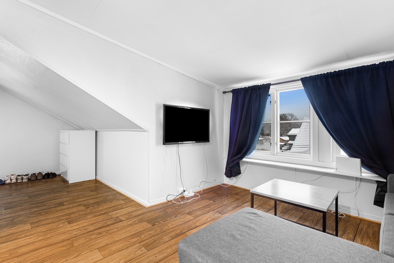 Loftet, slik boligen er innredet i dag. Loft har innredet rom som ikke er godkjent. Galleribilde