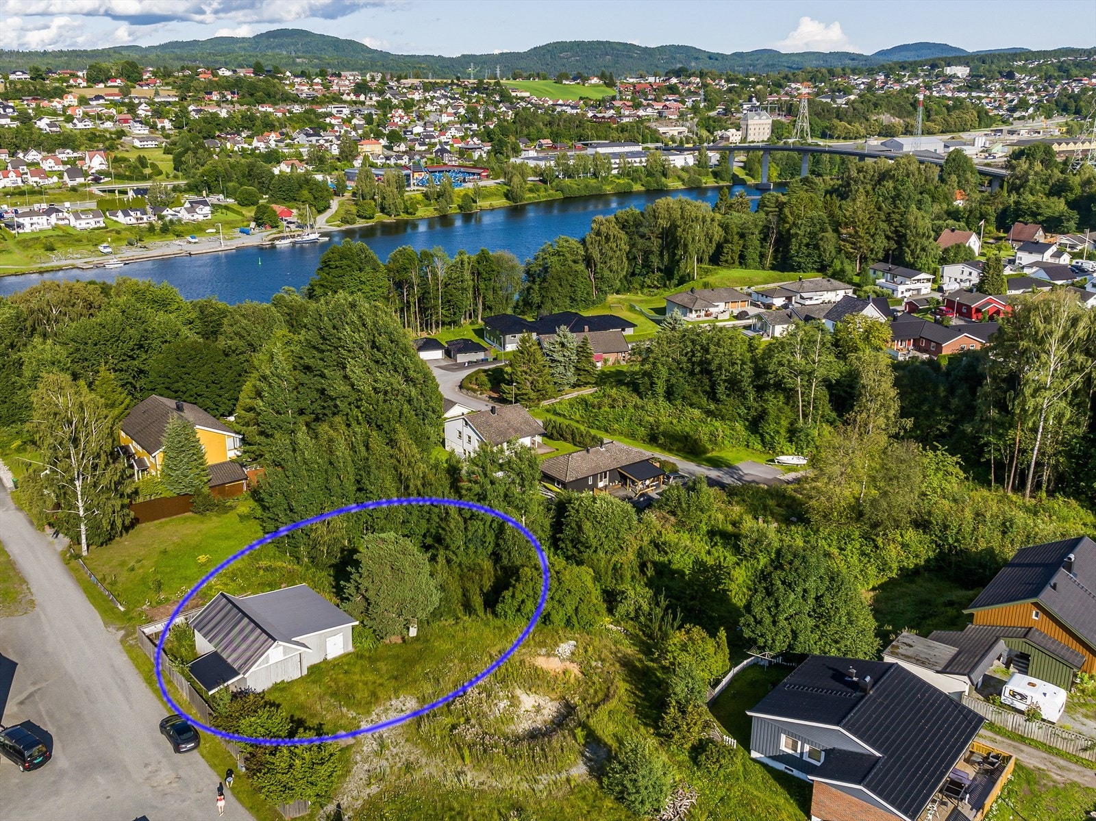 Eiendomsmegler Espen Thoresen presenterer eiendomstomt ved Granegården! Galleribilde