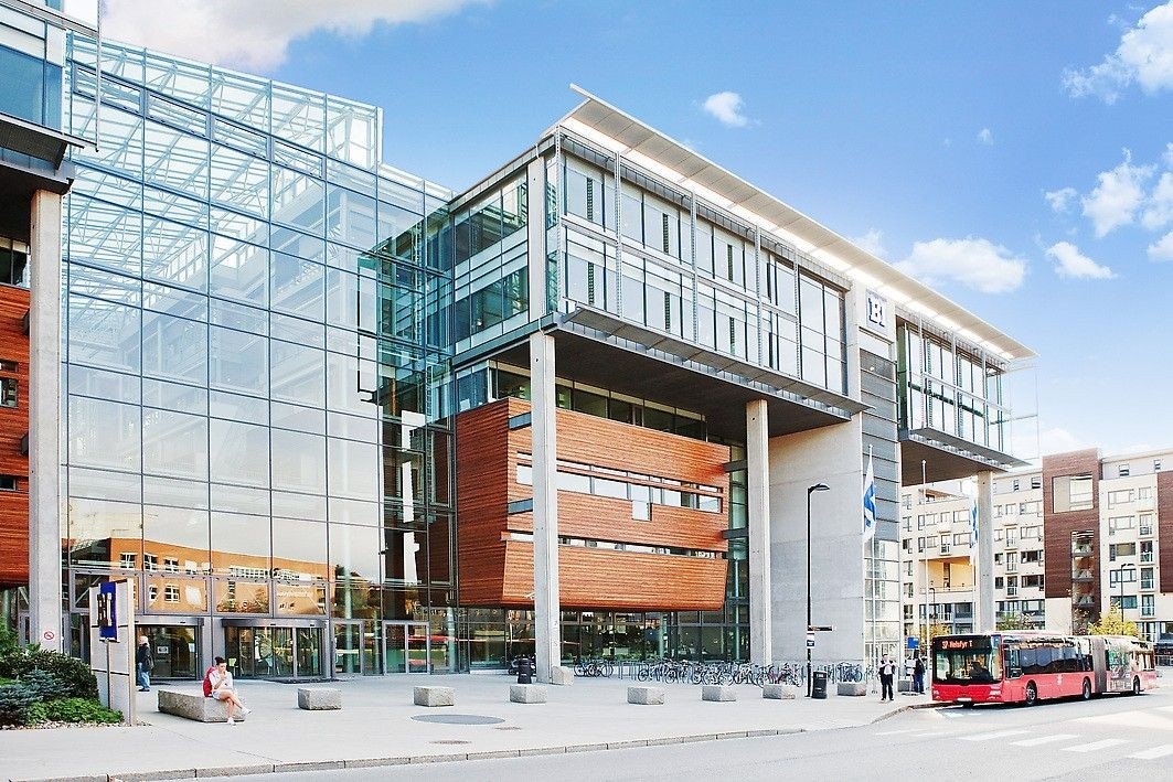 Her bor du meget sentralt med gangavstand til Handelshøyskolen BI i Nydalen. Galleribilde