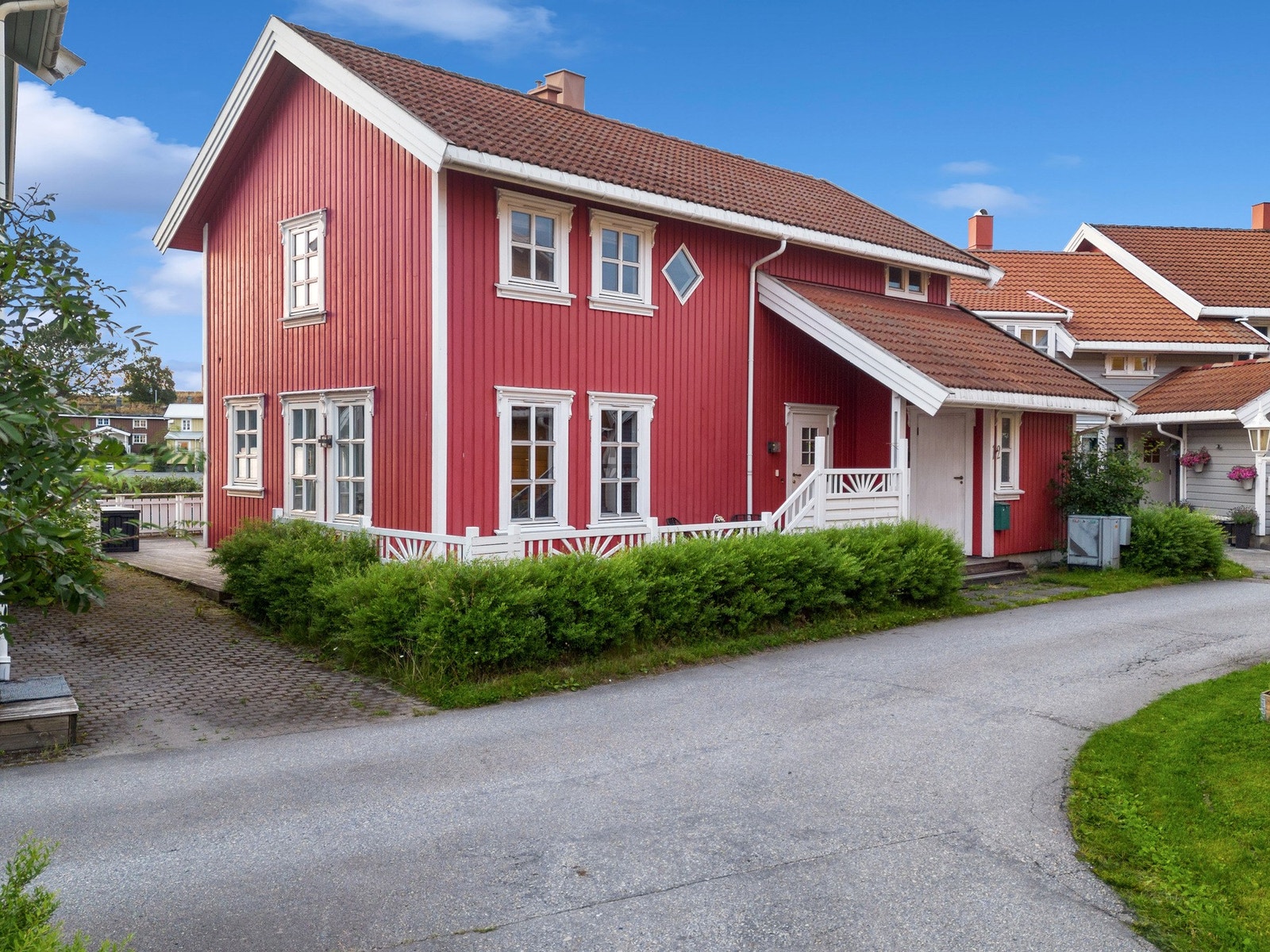 Flott fasade og idyllisk beliggenhet Galleribilde