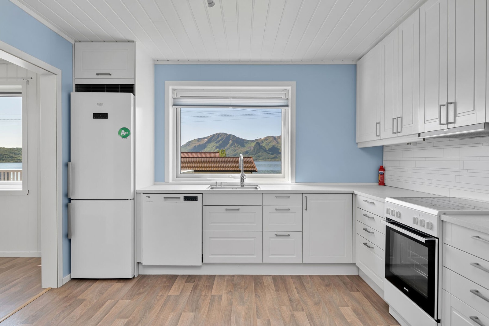 Utsikt fra kjøkkenvinduet Galleribilde